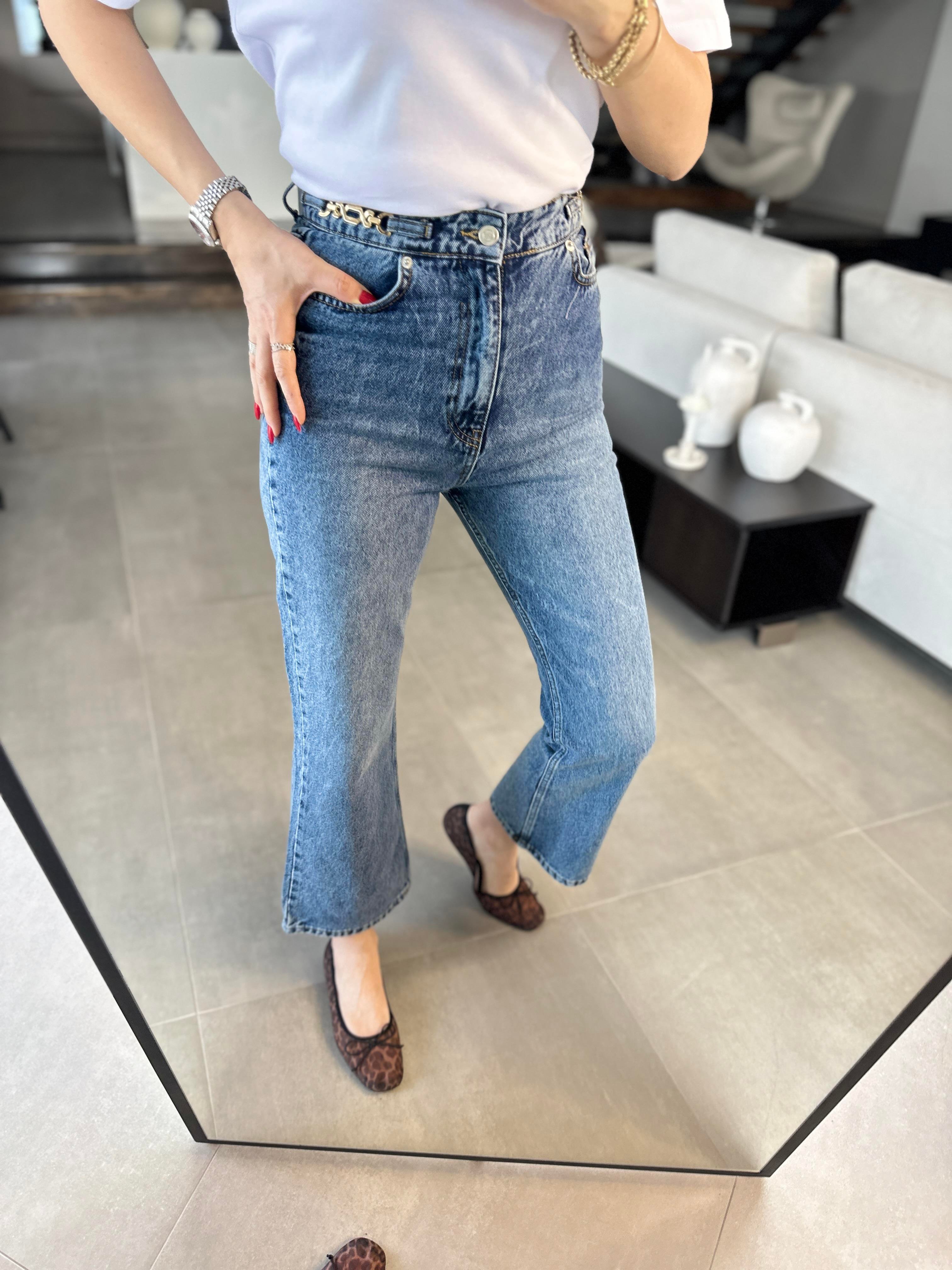 Bel Aksesuar Detaylı Jean