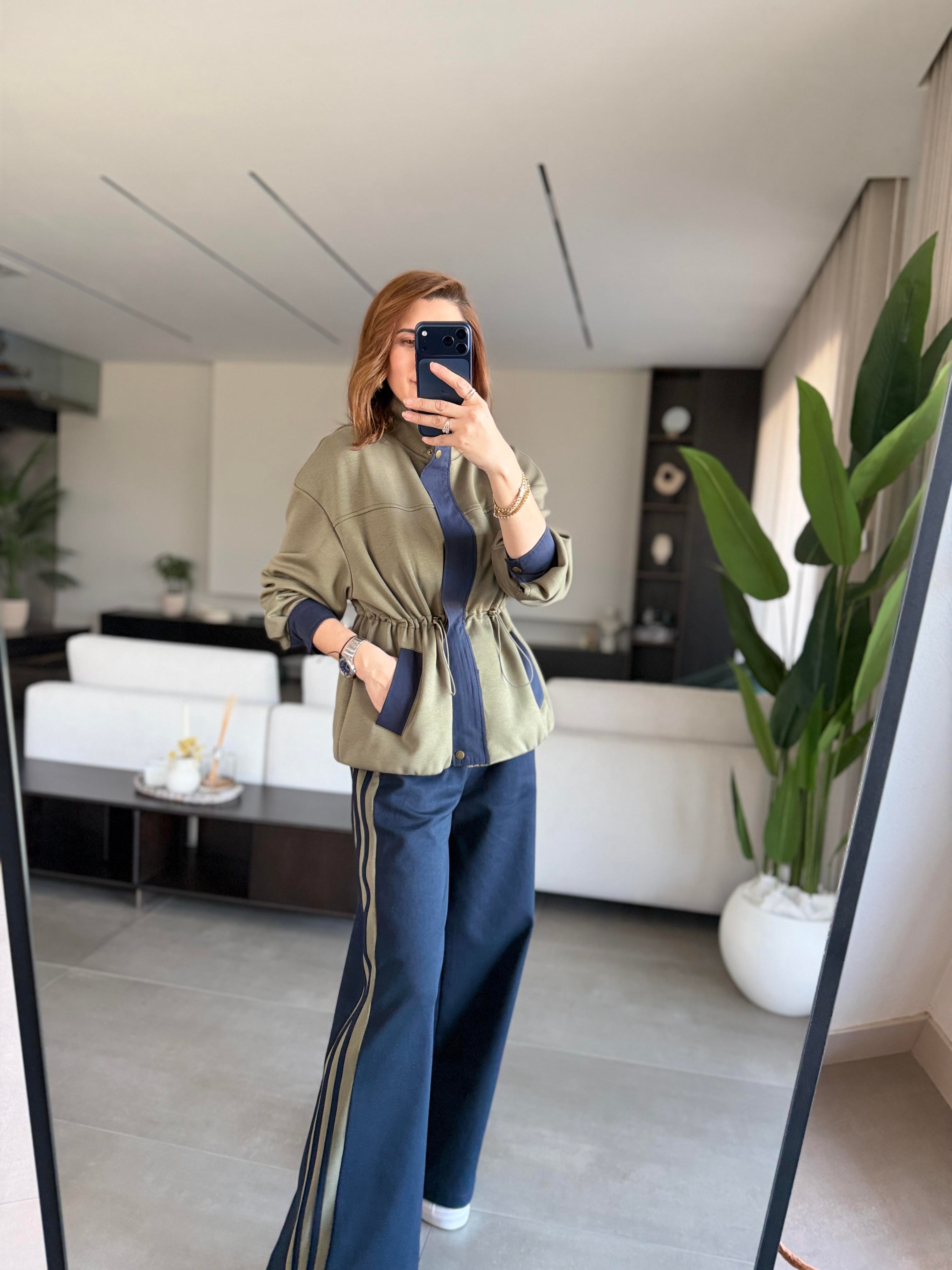 Bel Büzgü Detaylı Garnili Takım