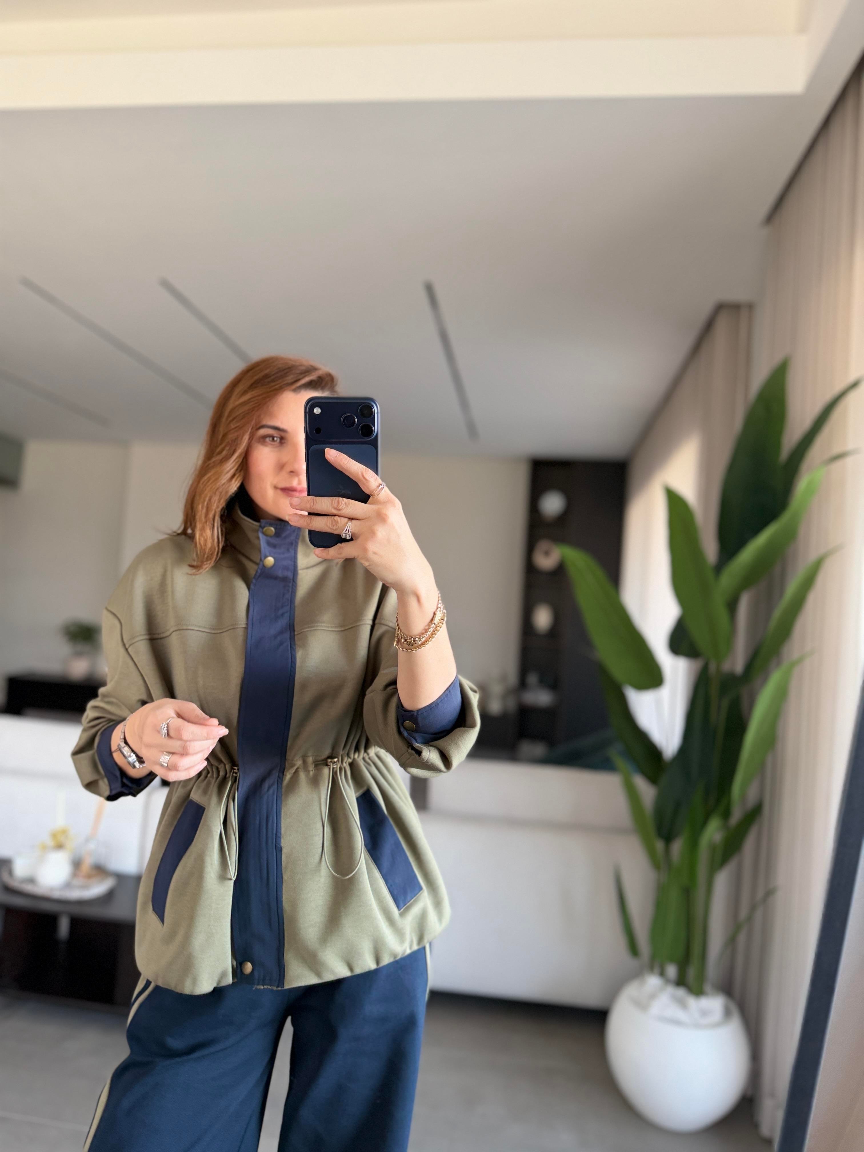Bel Büzgü Detaylı Garnili Takım