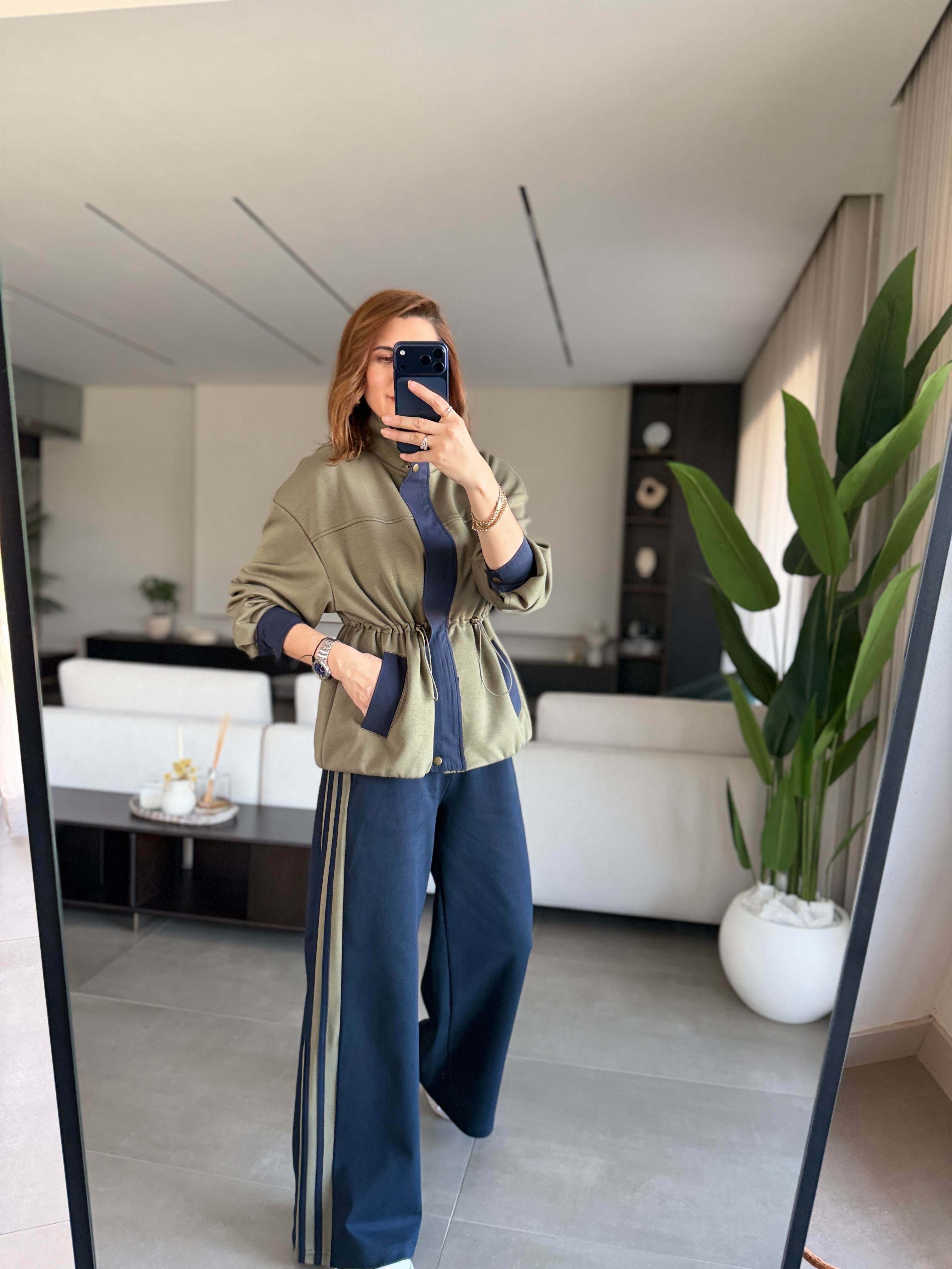Bel Büzgü Detaylı Garnili Takım