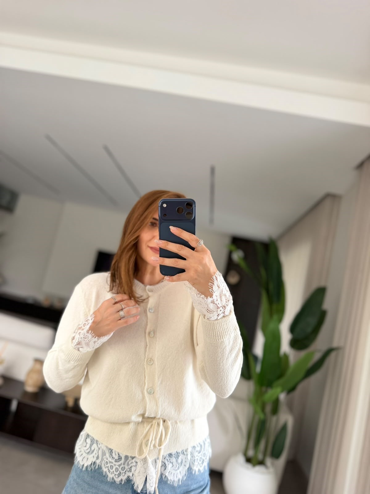 Bel Büzgülü Dantelli Hırka