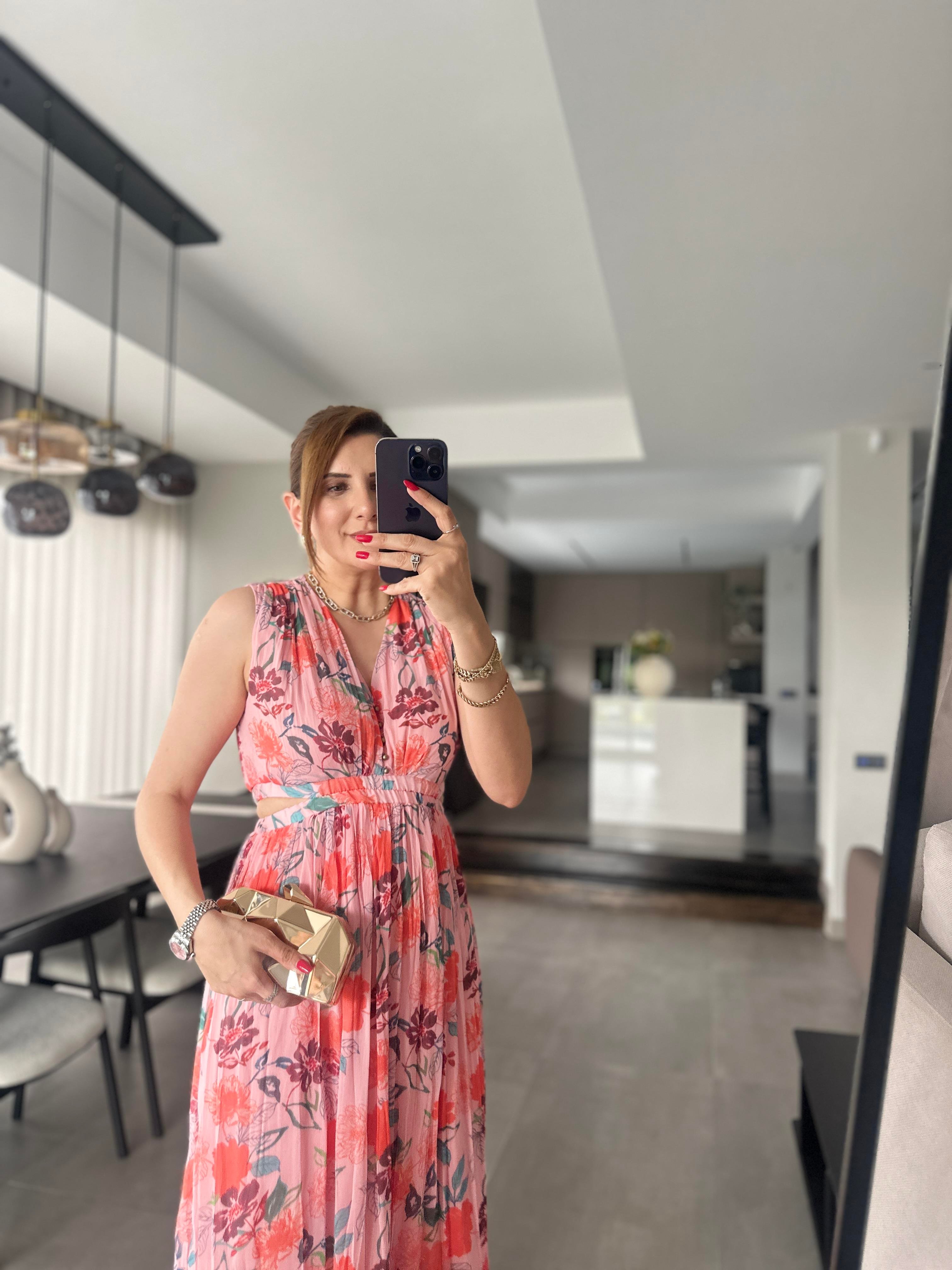 Bel Detaylı Çiçekli Şifon Elbise