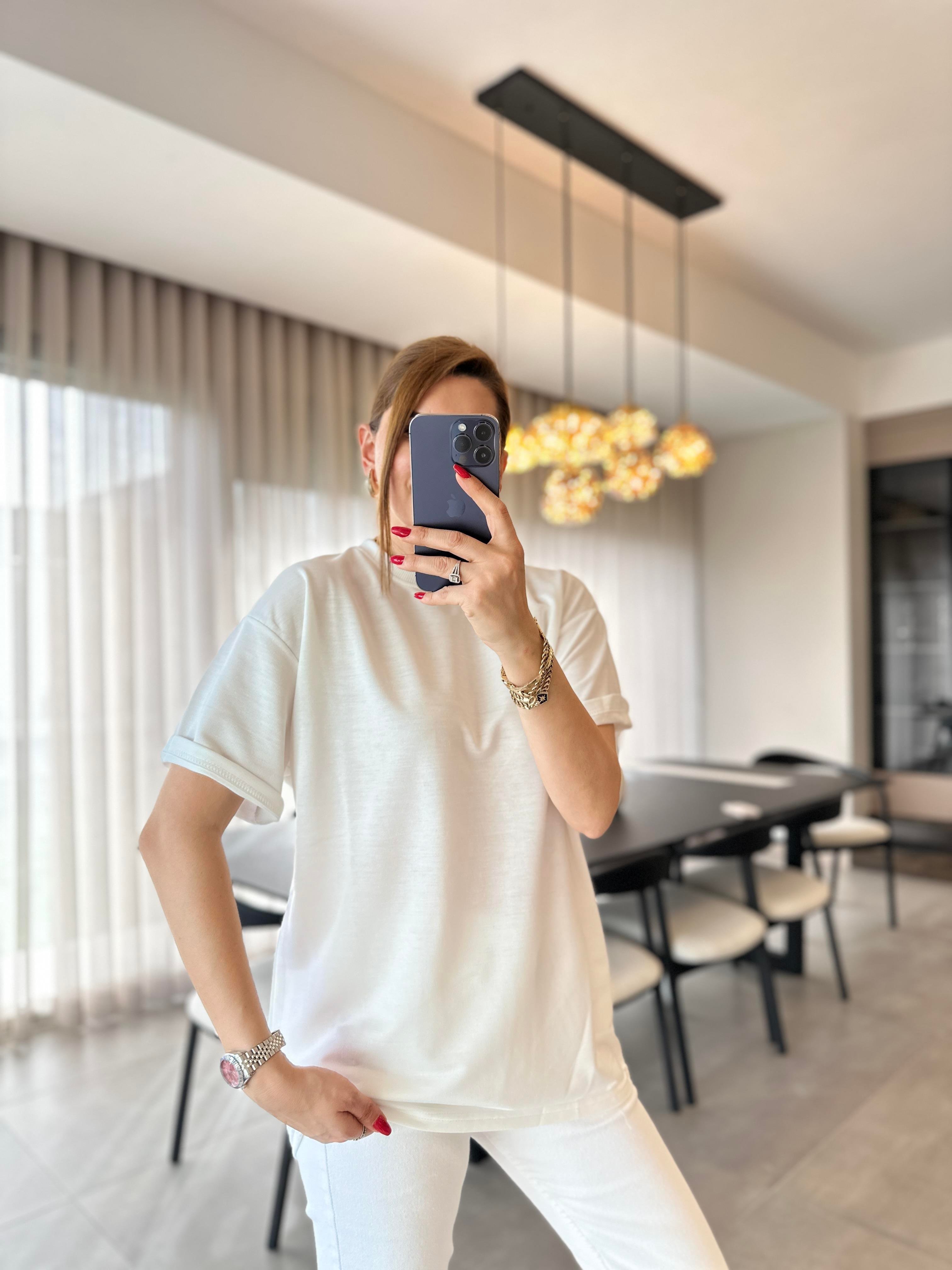 Beyaz Bisiklet Yaka Basic T-shirt