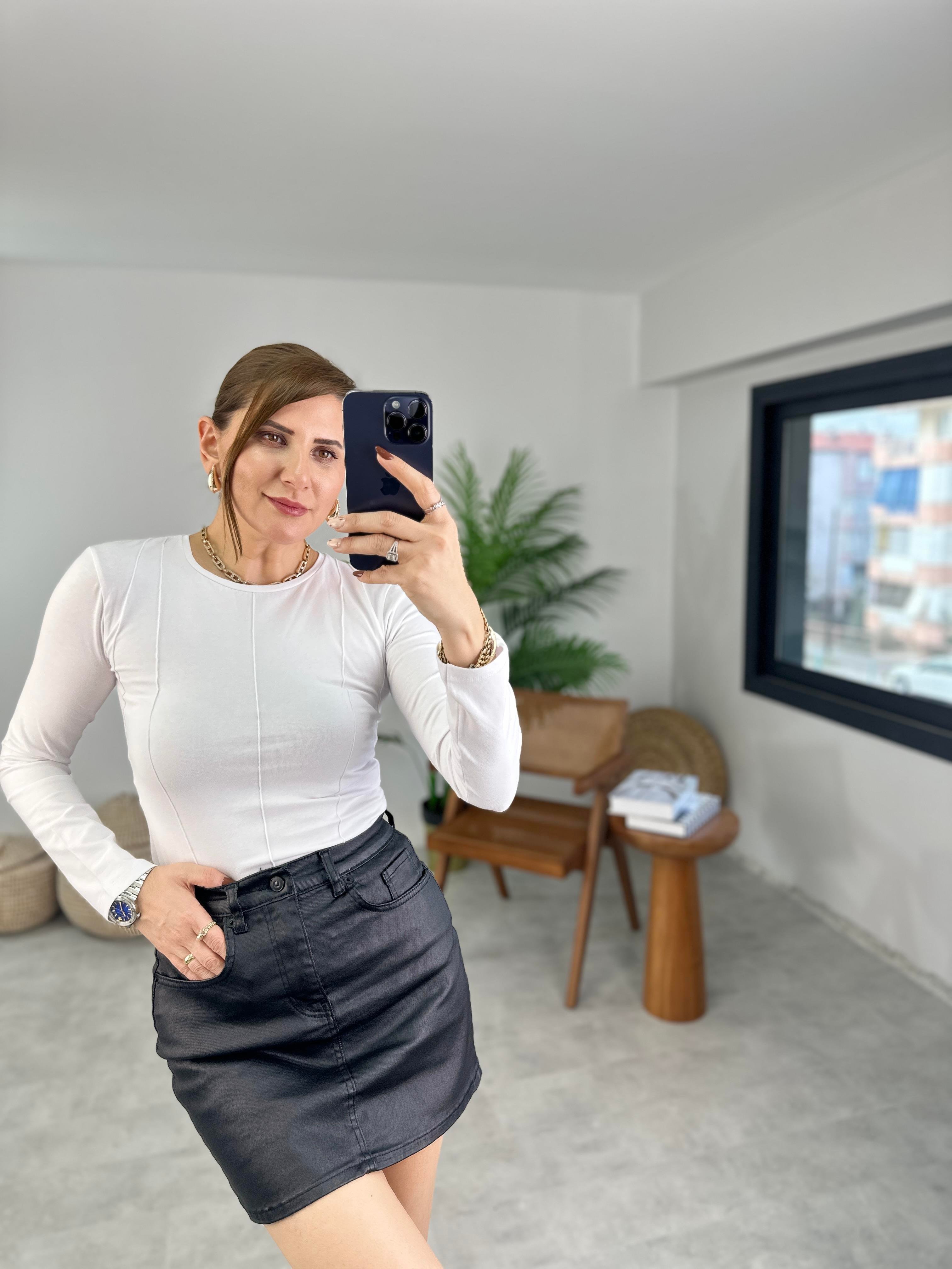 Beyaz Dikiş Detaylı Mas Bluz