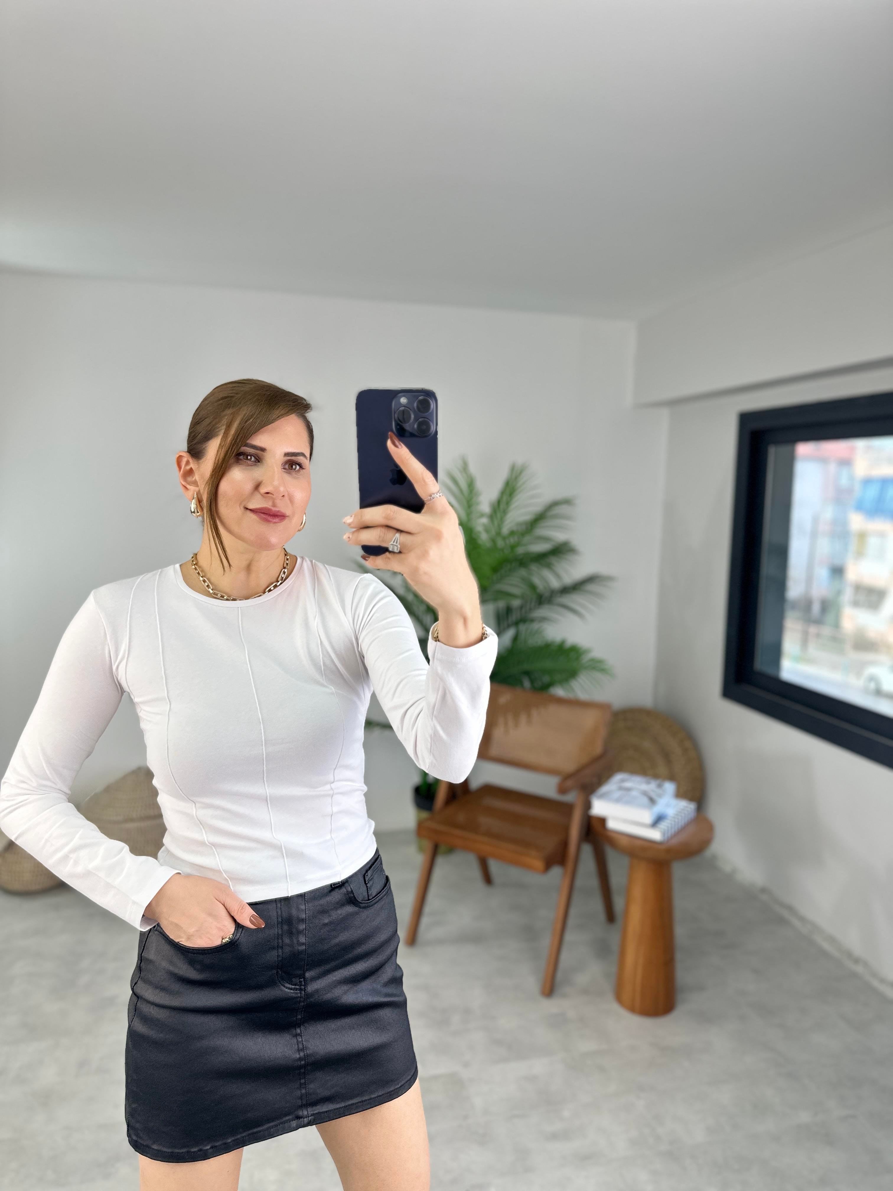 Beyaz Dikiş Detaylı Mas Bluz