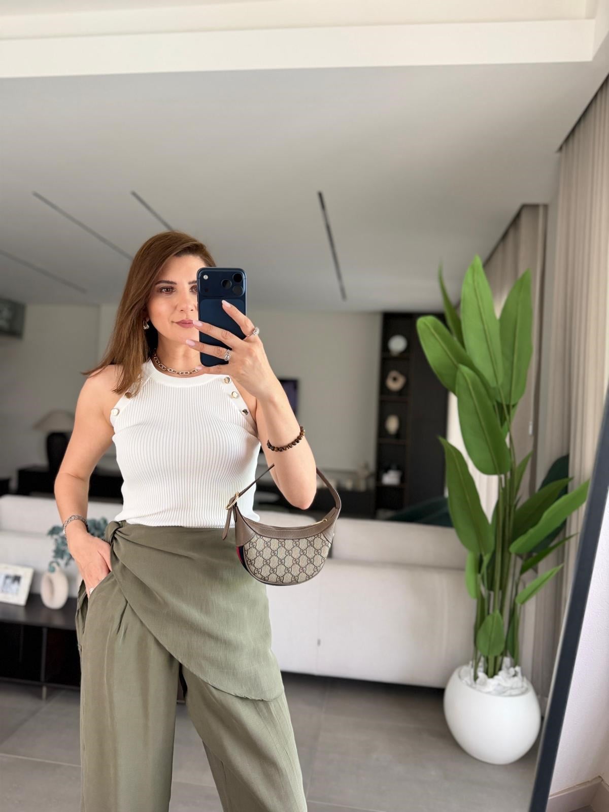 Beyaz Düğme Detaylı Triko Atlet