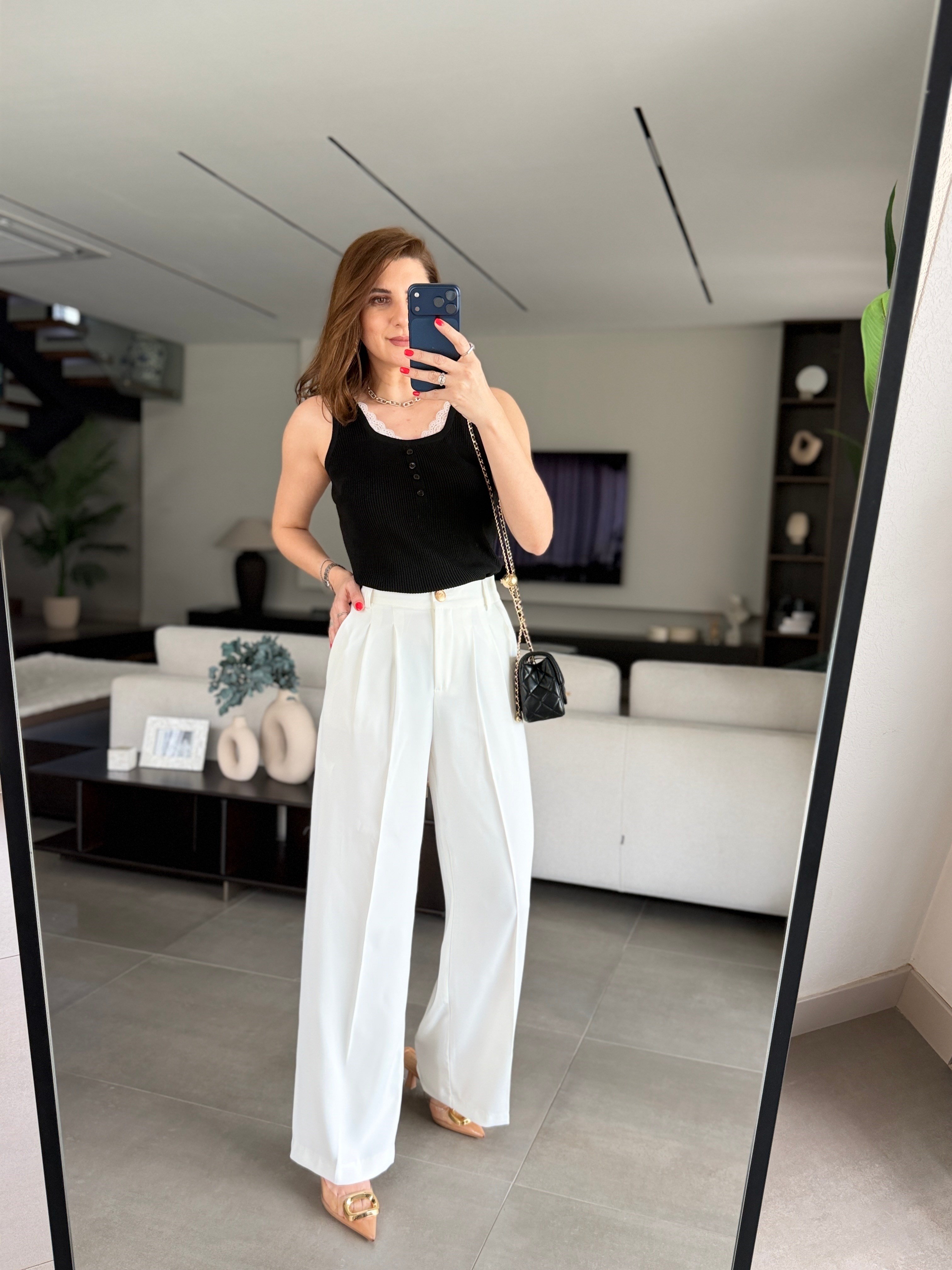 Beyaz Gold Düğmeli Geniş Paça Pantolon