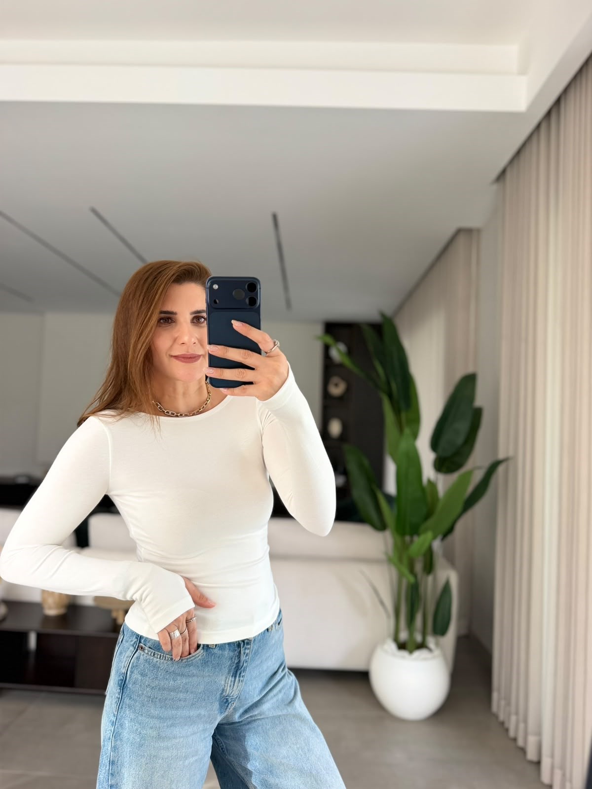 Beyaz  Kayık Yaka Parmak Geçmeli Bluz