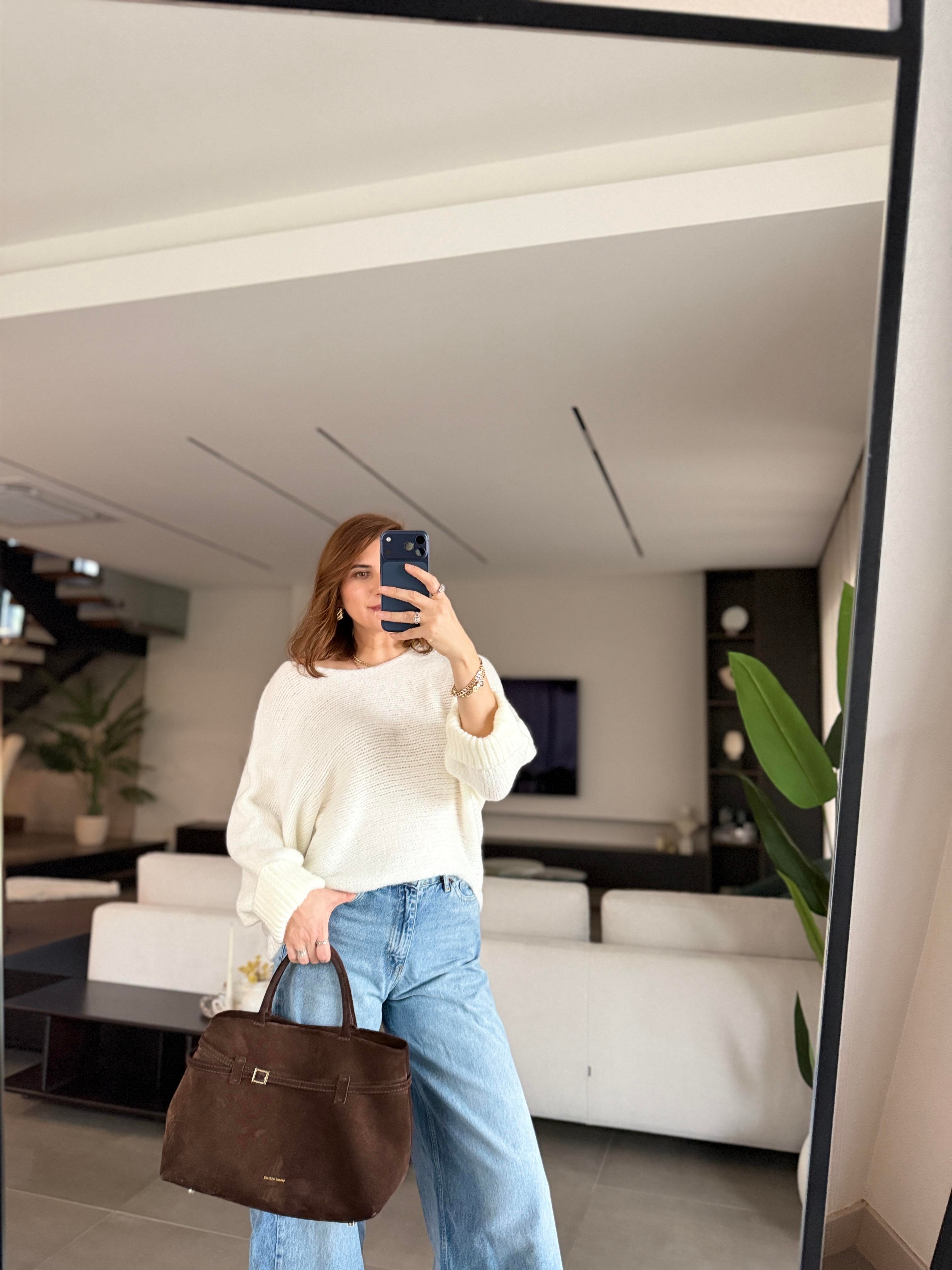 Beyaz Kol Katlamalı Triko Kazak