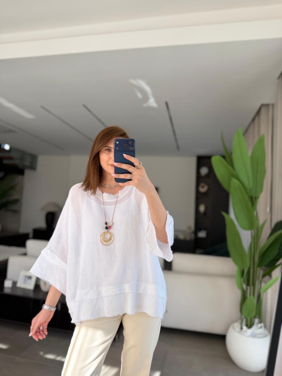 Beyaz Kolye Detaylı File Bluz
