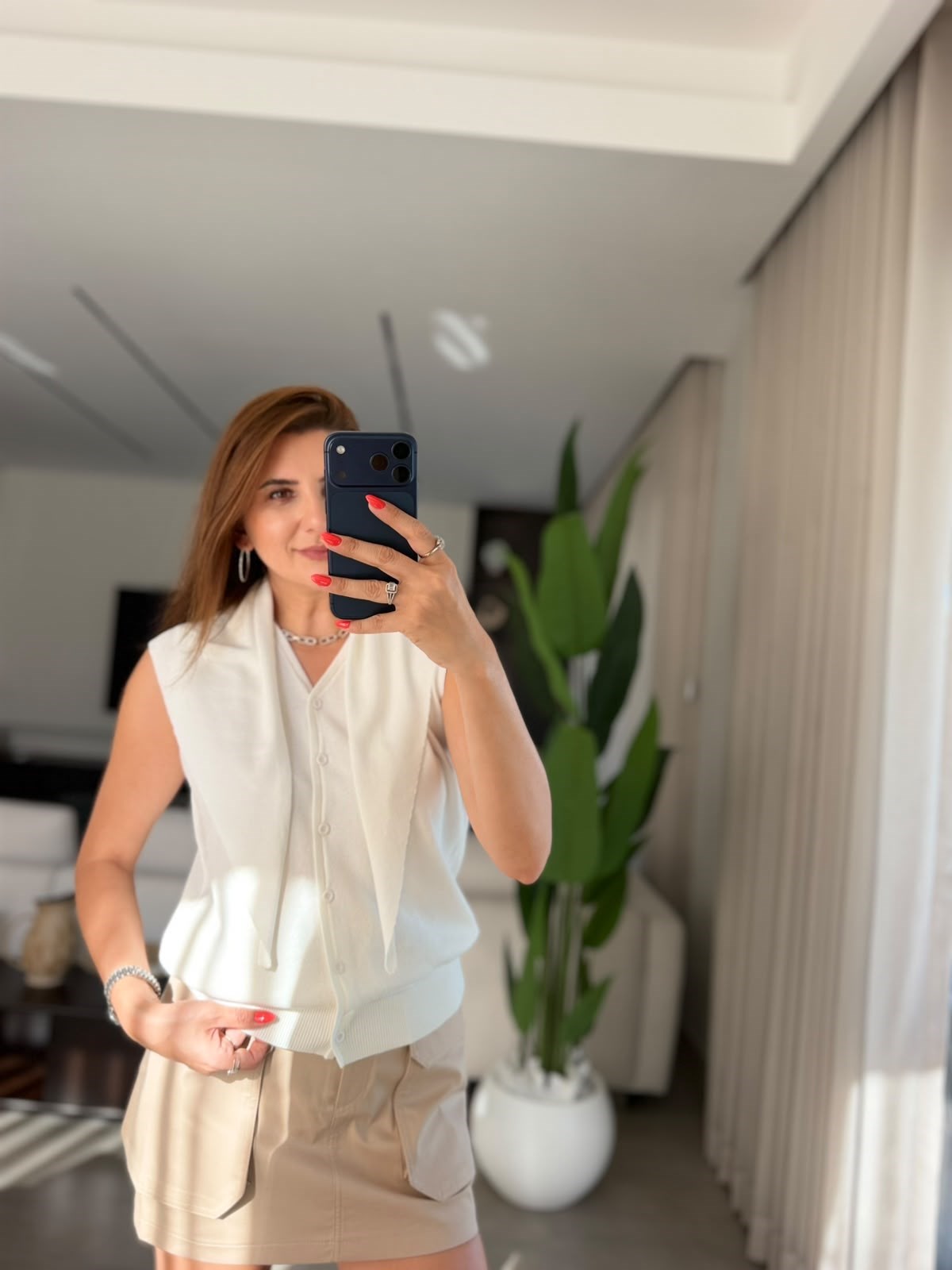 Beyaz Şal Detaylı Önü Düğmeli Bluz