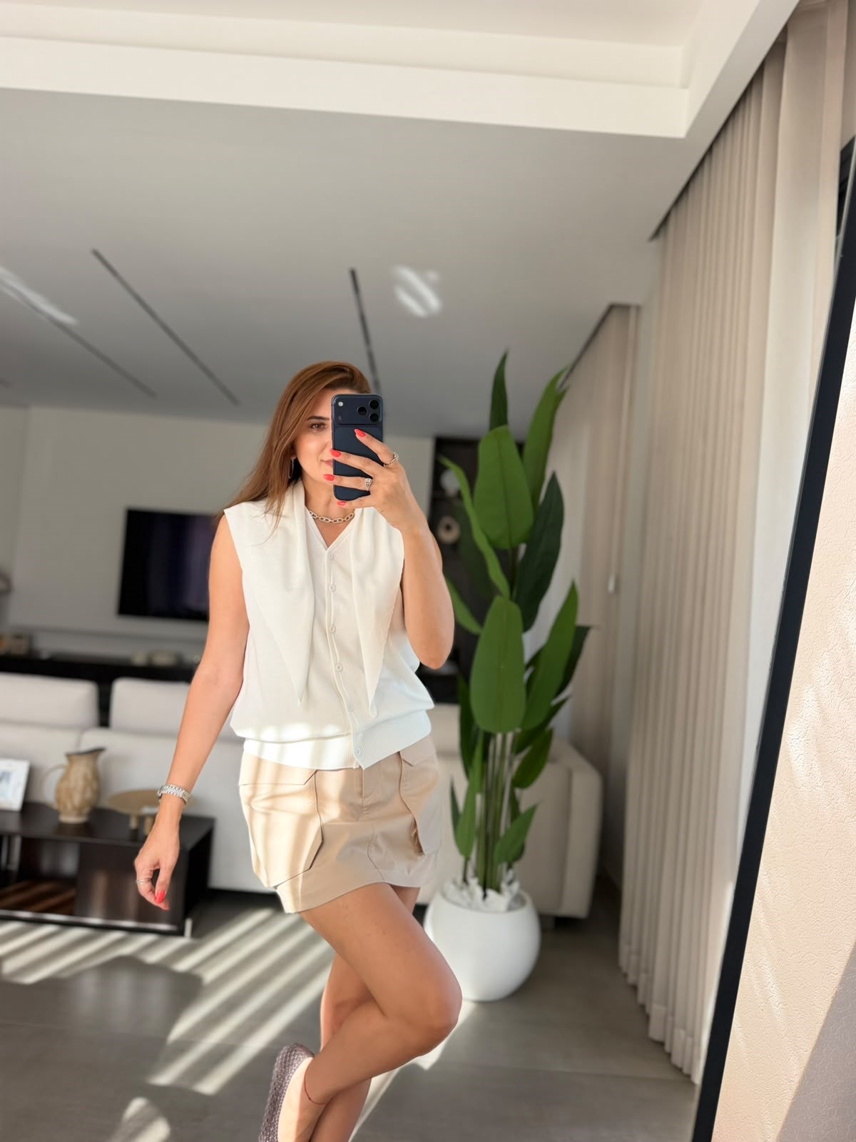 Beyaz Şal Detaylı Önü Düğmeli Bluz