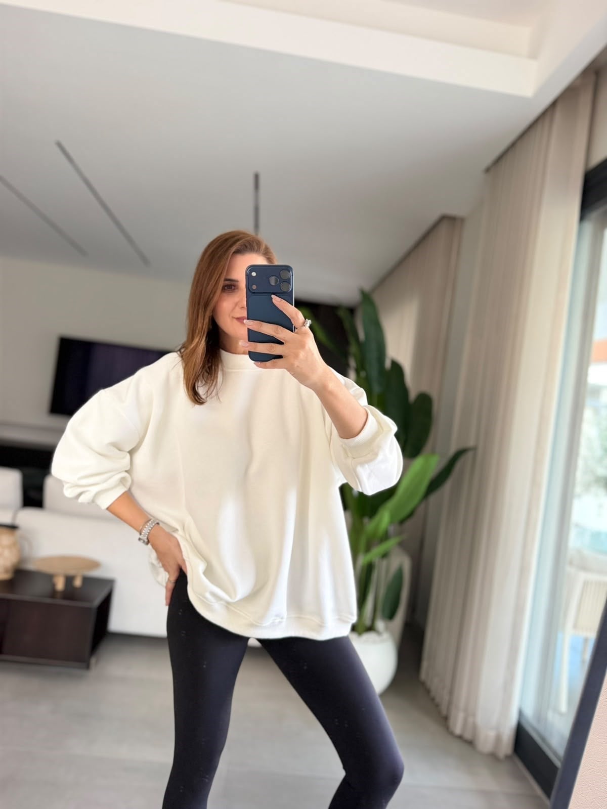Beyaz Salaş Basic Sweatshırt