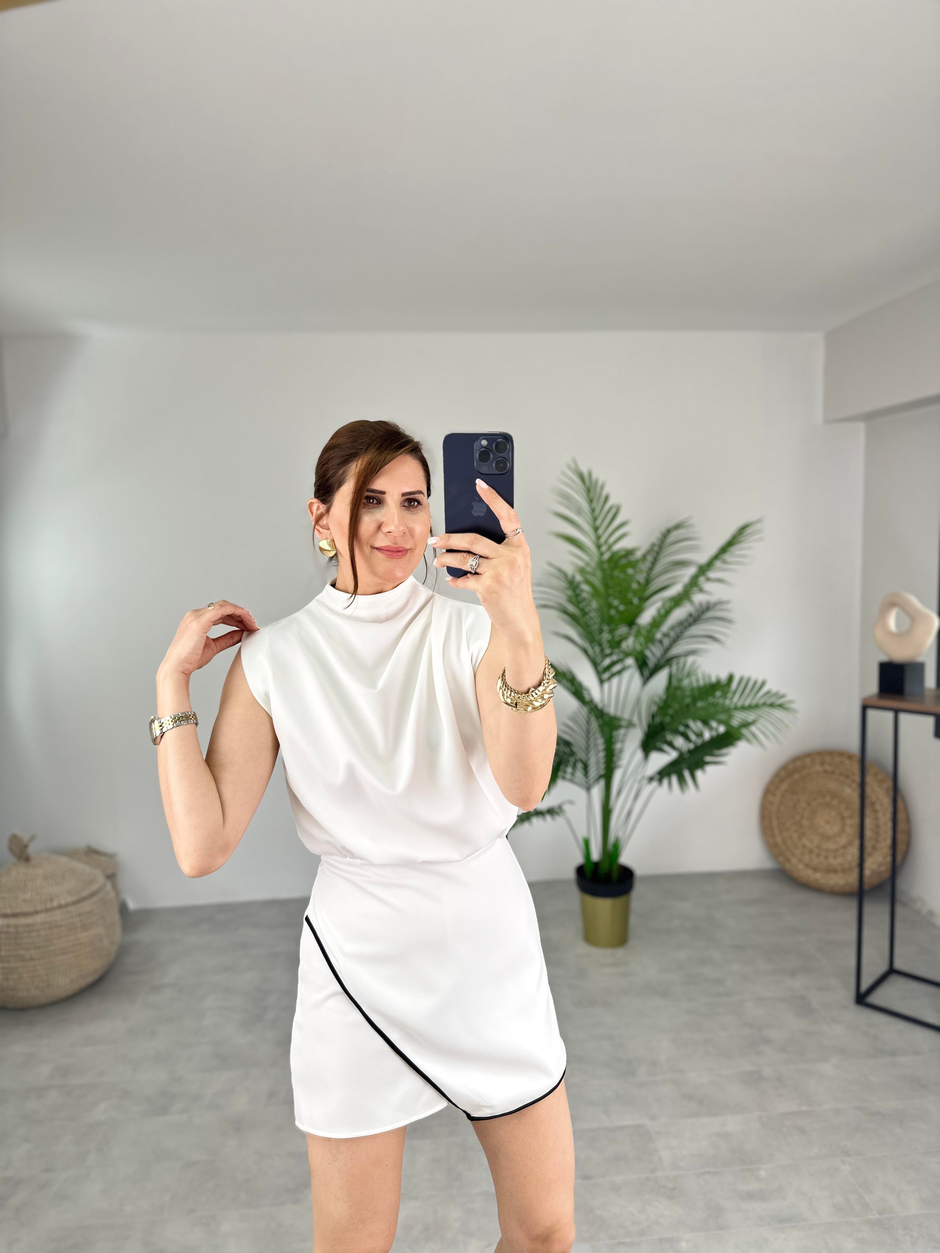 BEYAZ ŞERİT DETAYLI ŞORT TULUM