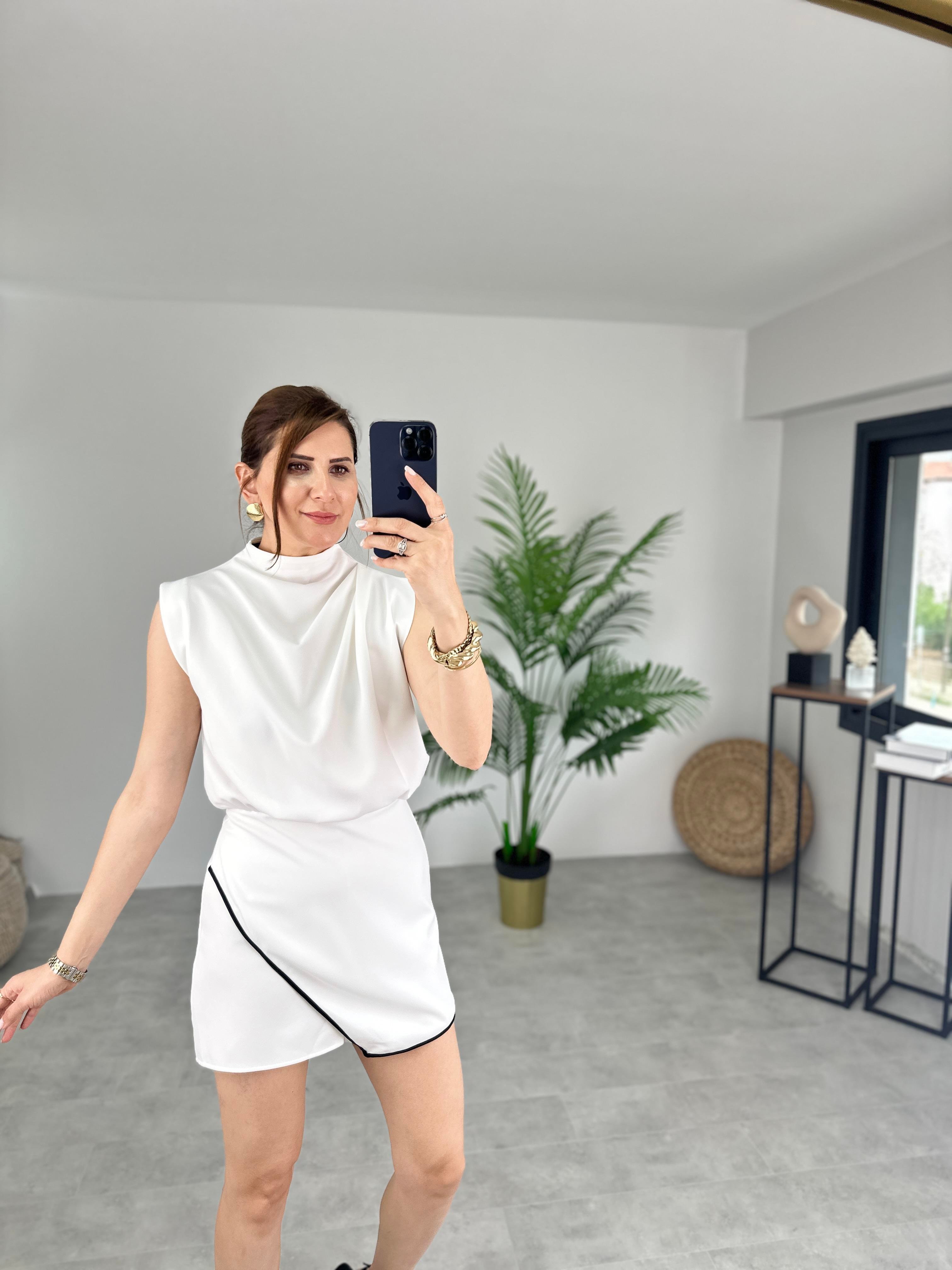 BEYAZ ŞERİT DETAYLI ŞORT TULUM