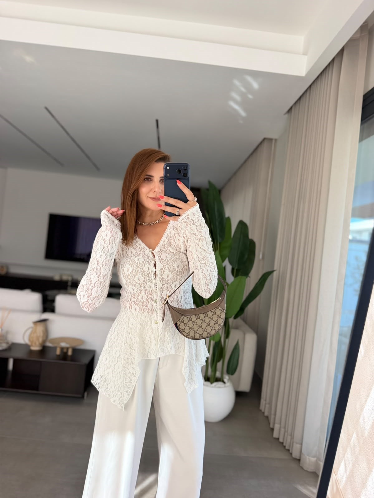 Beyaz Violetta Dantel Peplum Hırka