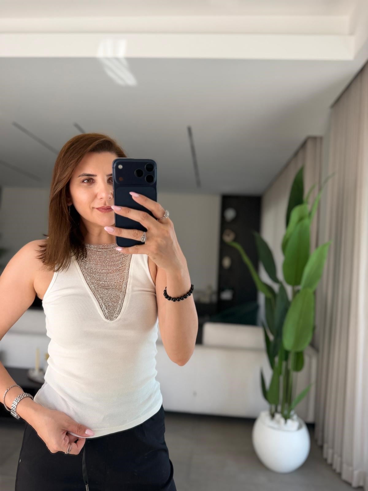 Beyaz Yaka Boncuk Pırıltı Atlet