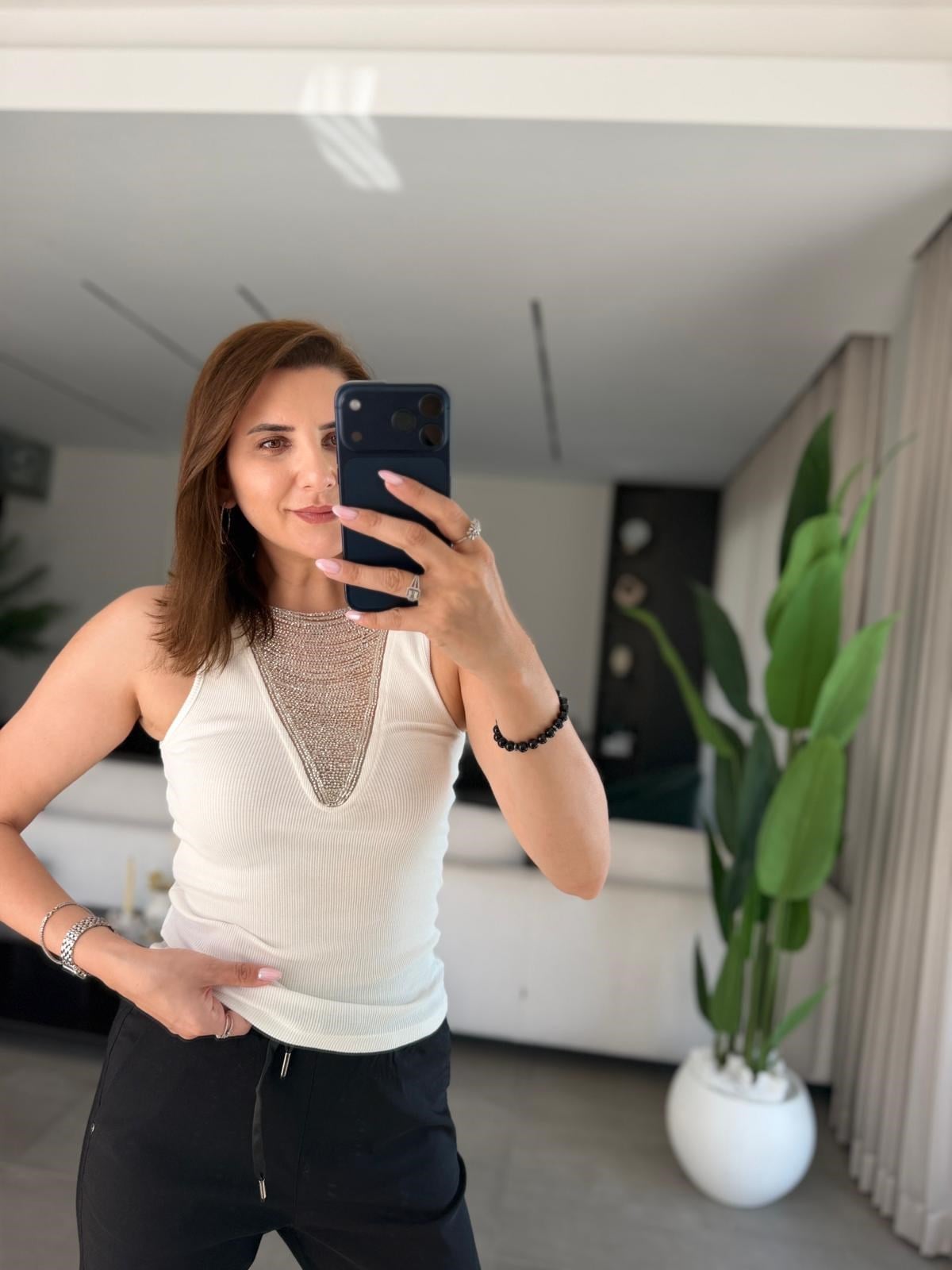 Beyaz Yaka Boncuk Pırıltı Atlet