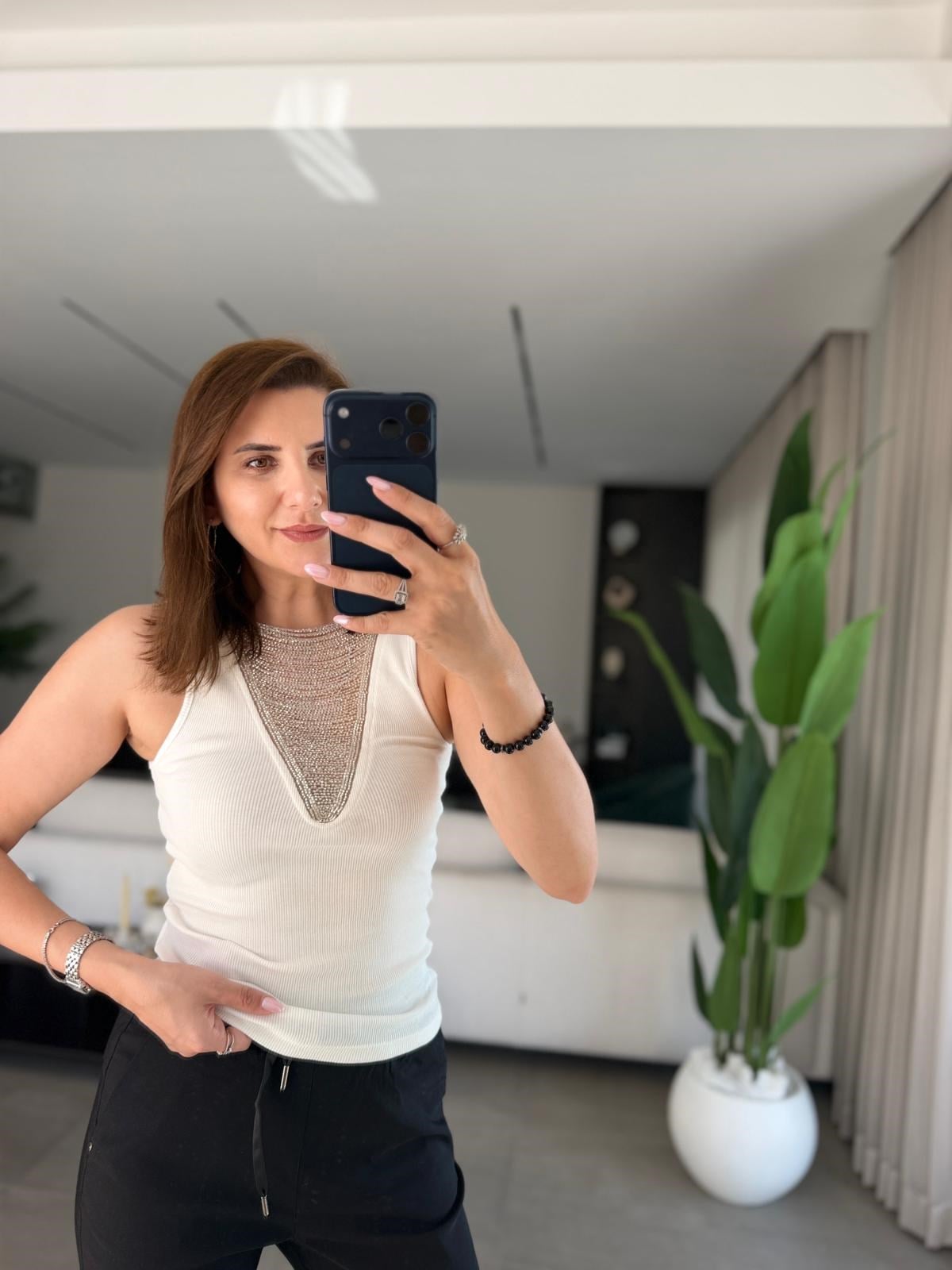 Beyaz Yaka Boncuk Pırıltı Atlet