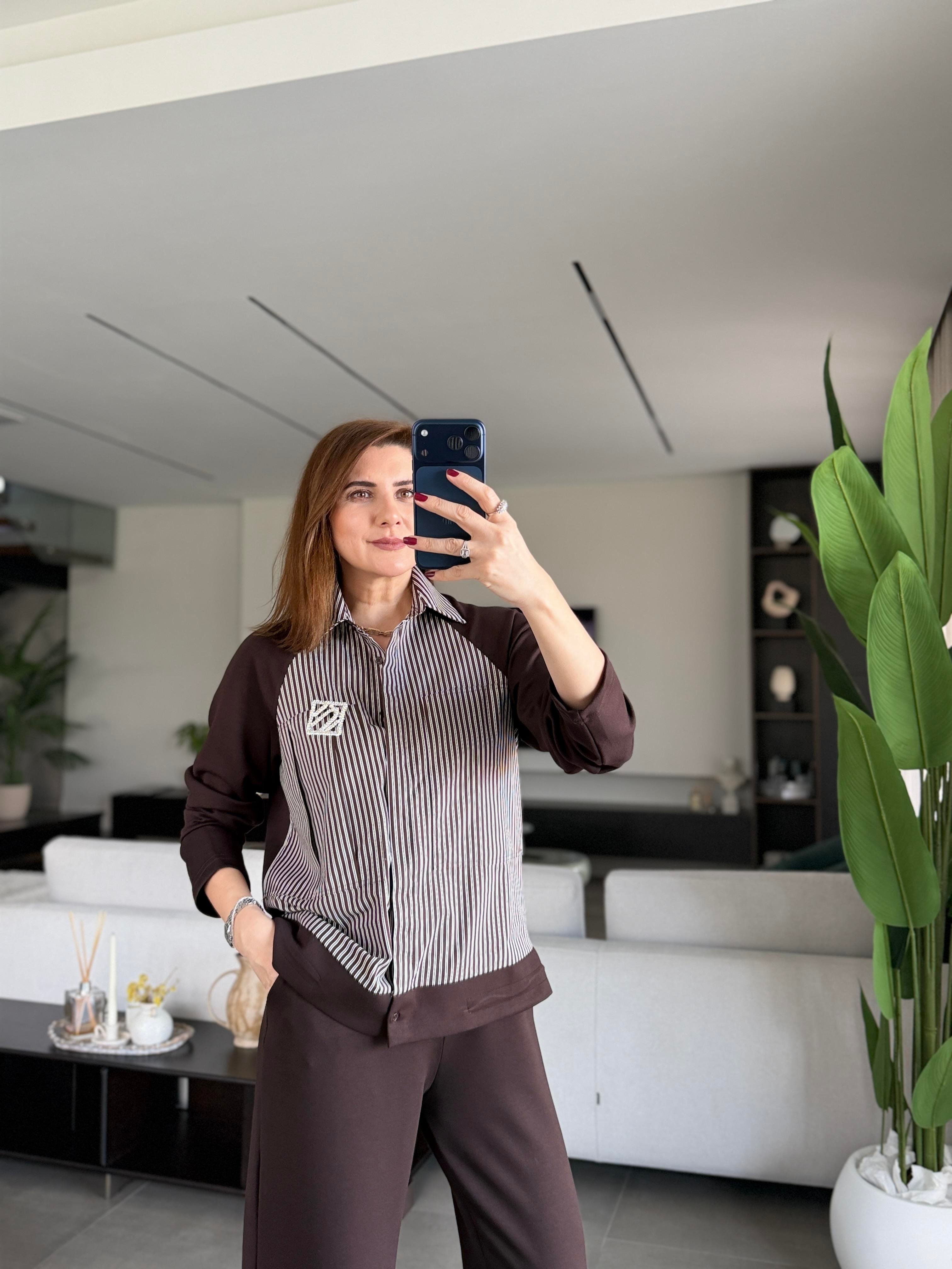 Broş Detaylı Çizgili Takım