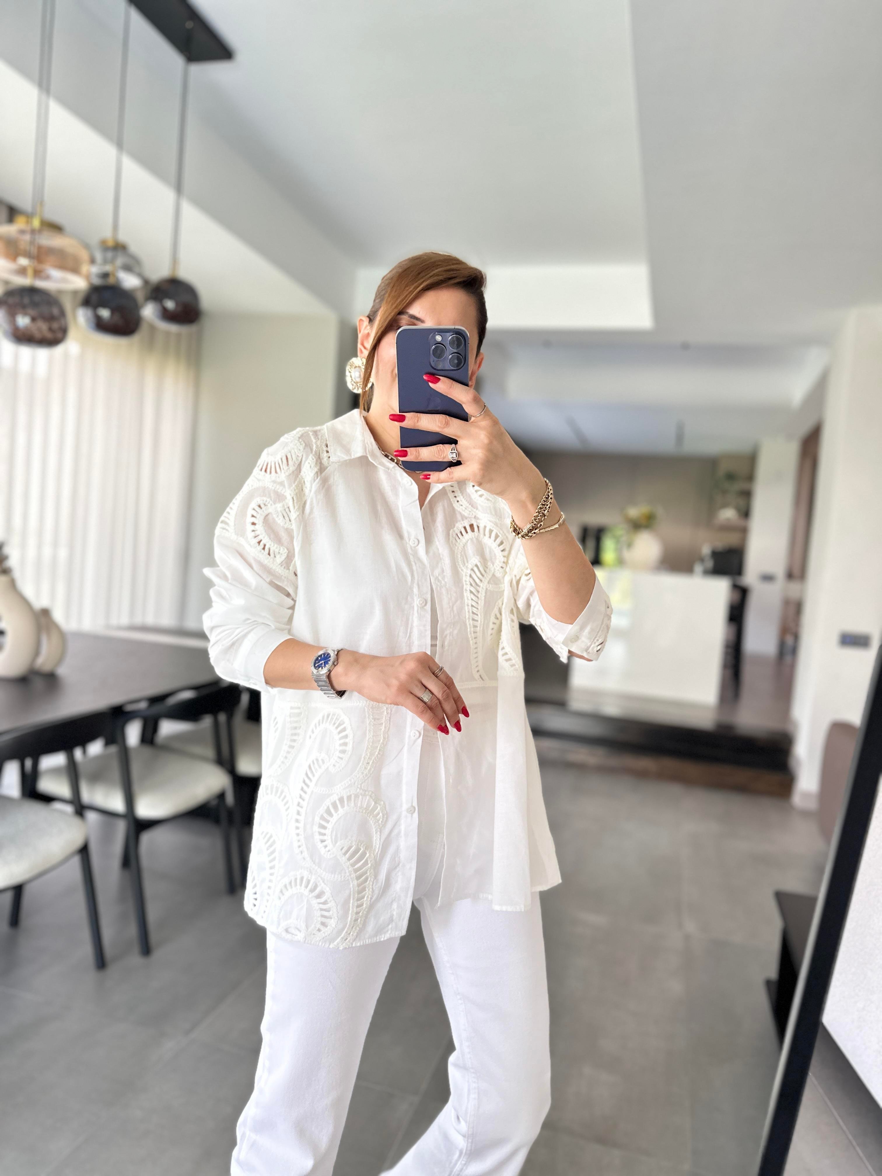 Çapraz Nakışlı Gömlek