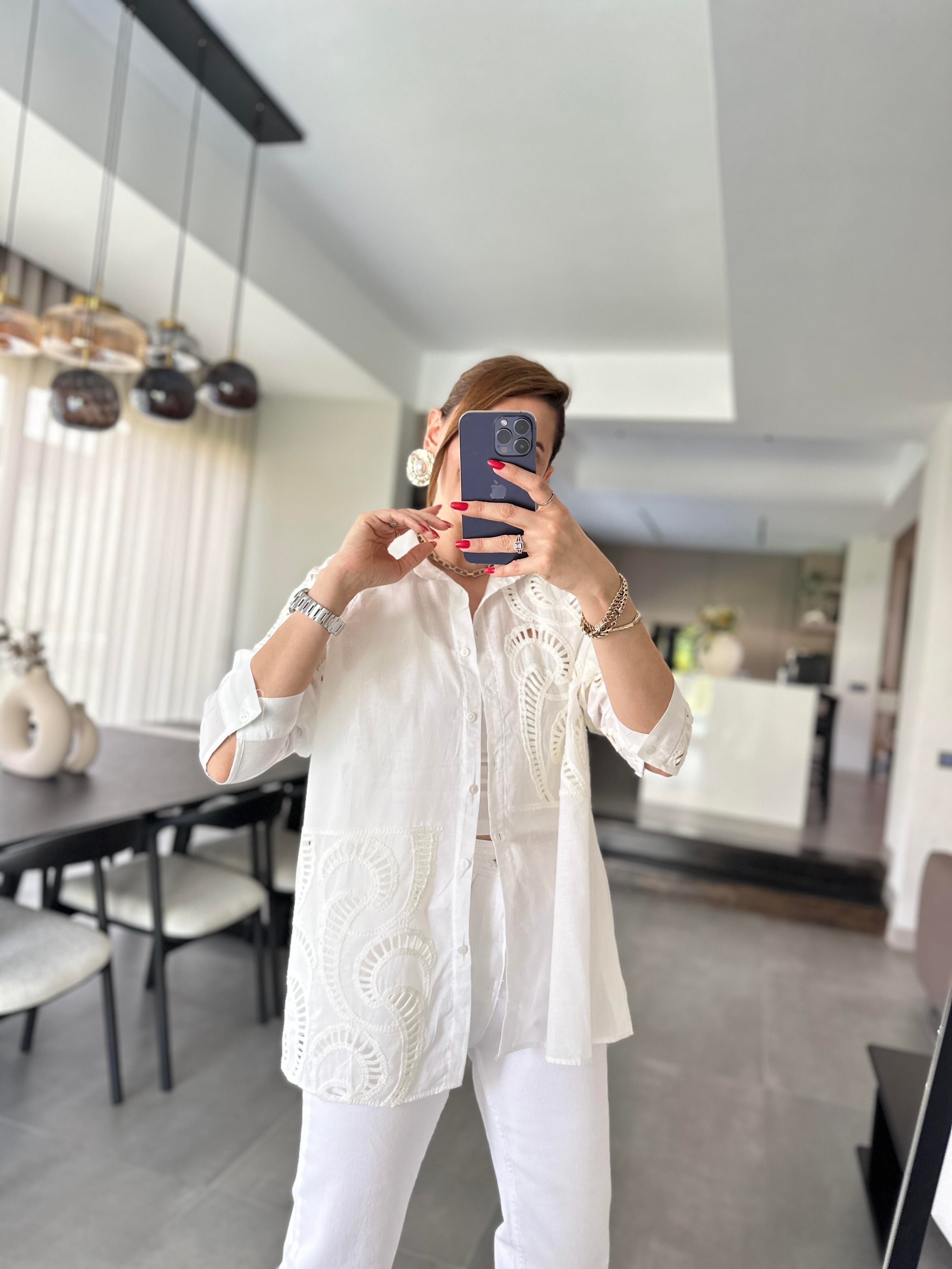 Çapraz Nakışlı Gömlek