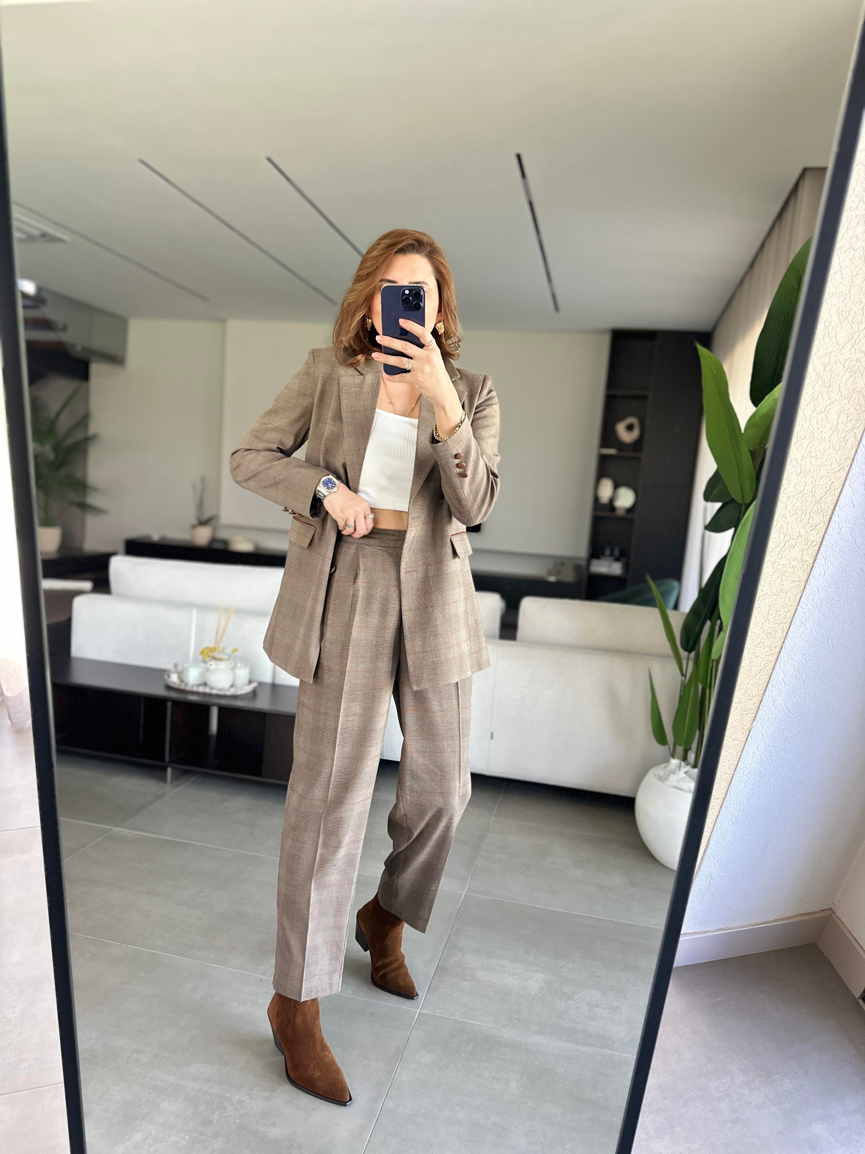 Cep Deri Detaylı Ekoseli Blazer Takım