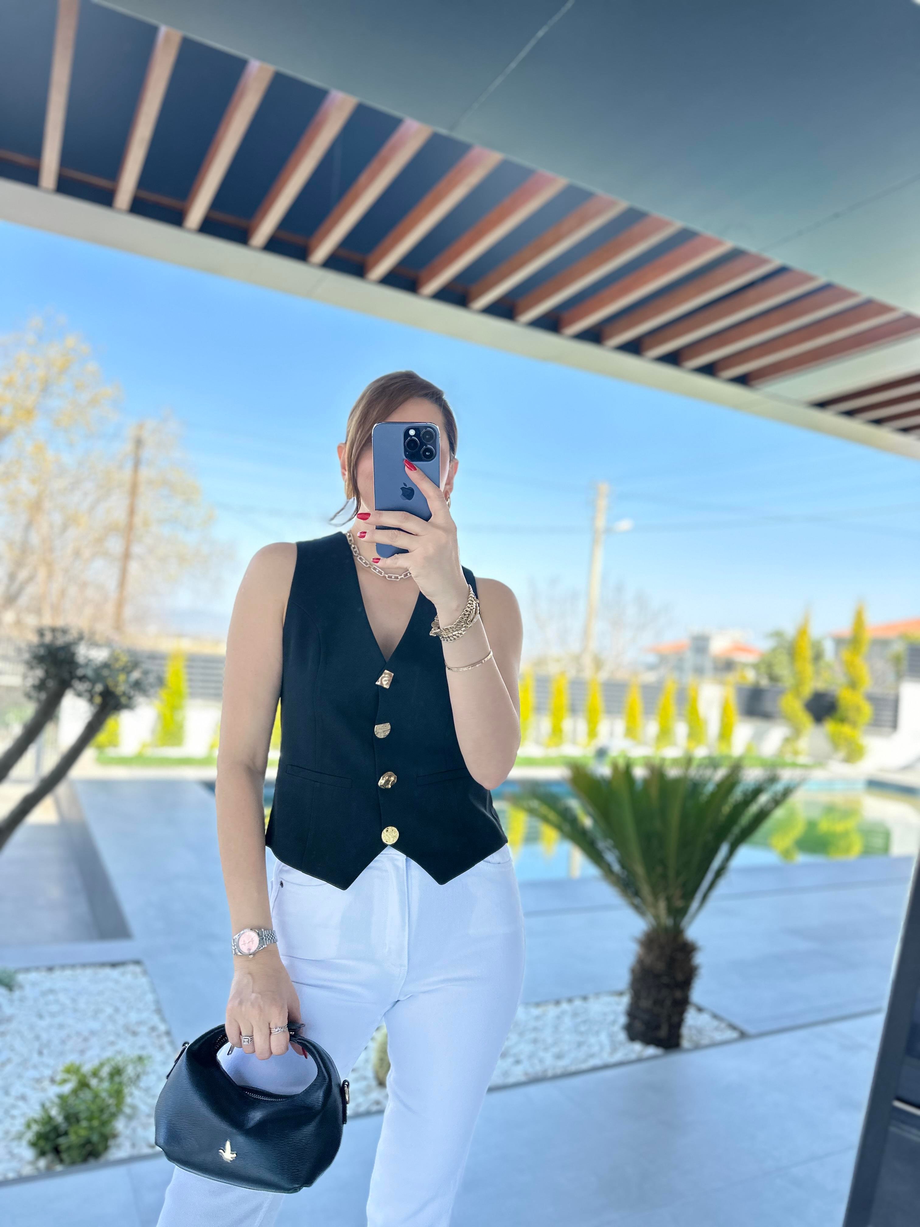 Cep Görünümlü Geometrik Düğme Detaylı Yelek