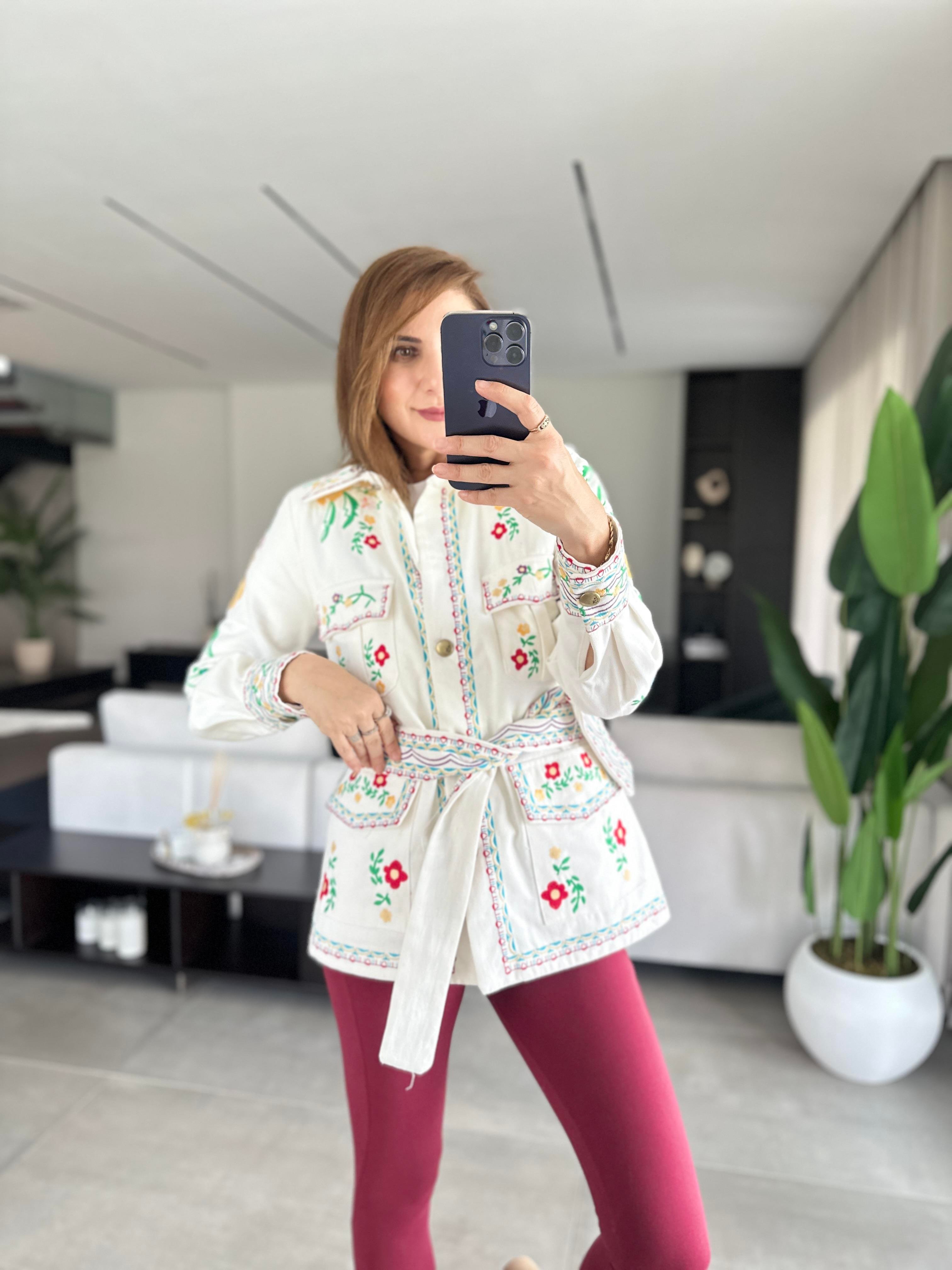 Çiçek Nakışlı Gabardin Ceket
