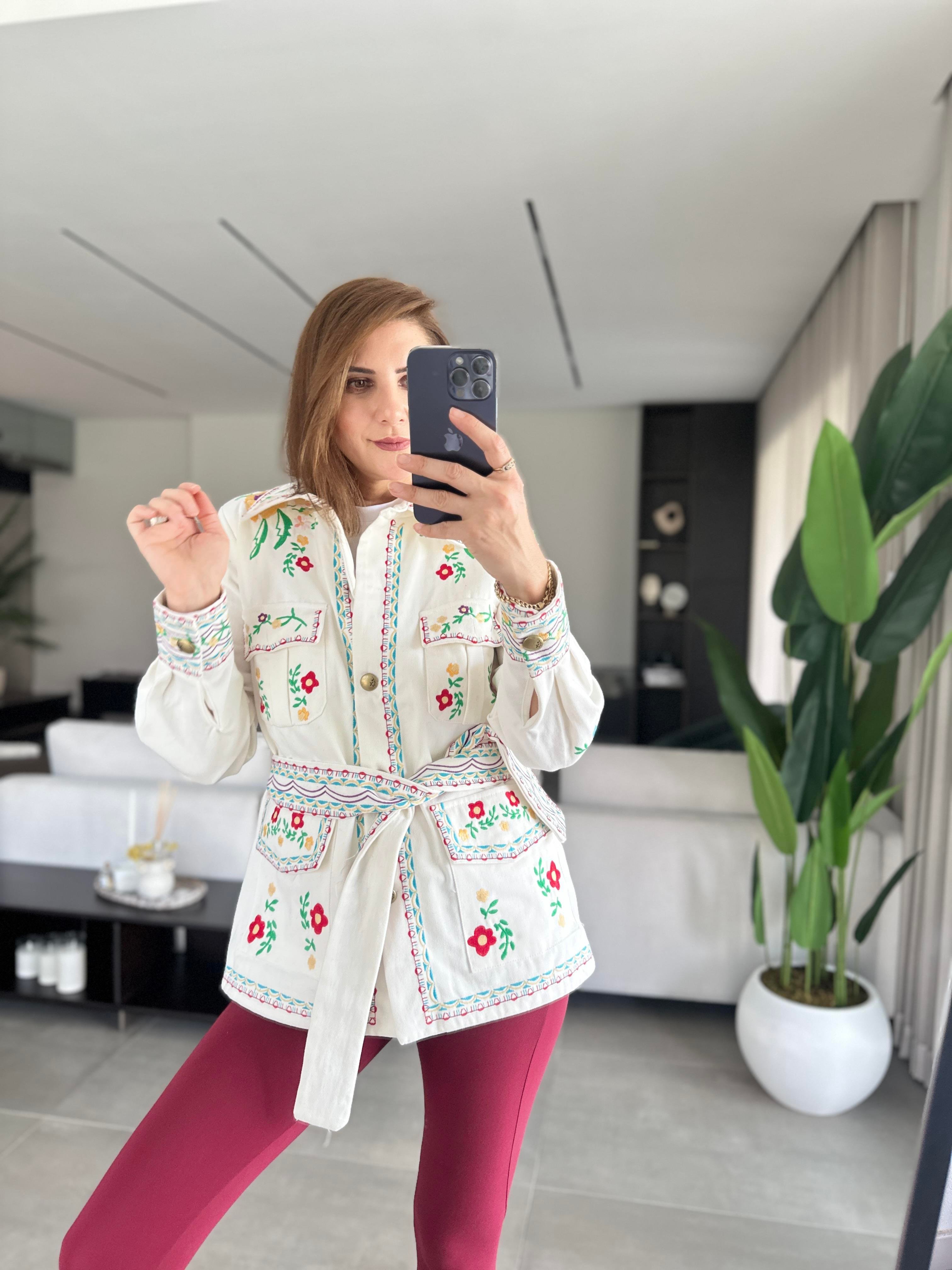Çiçek Nakışlı Gabardin Ceket