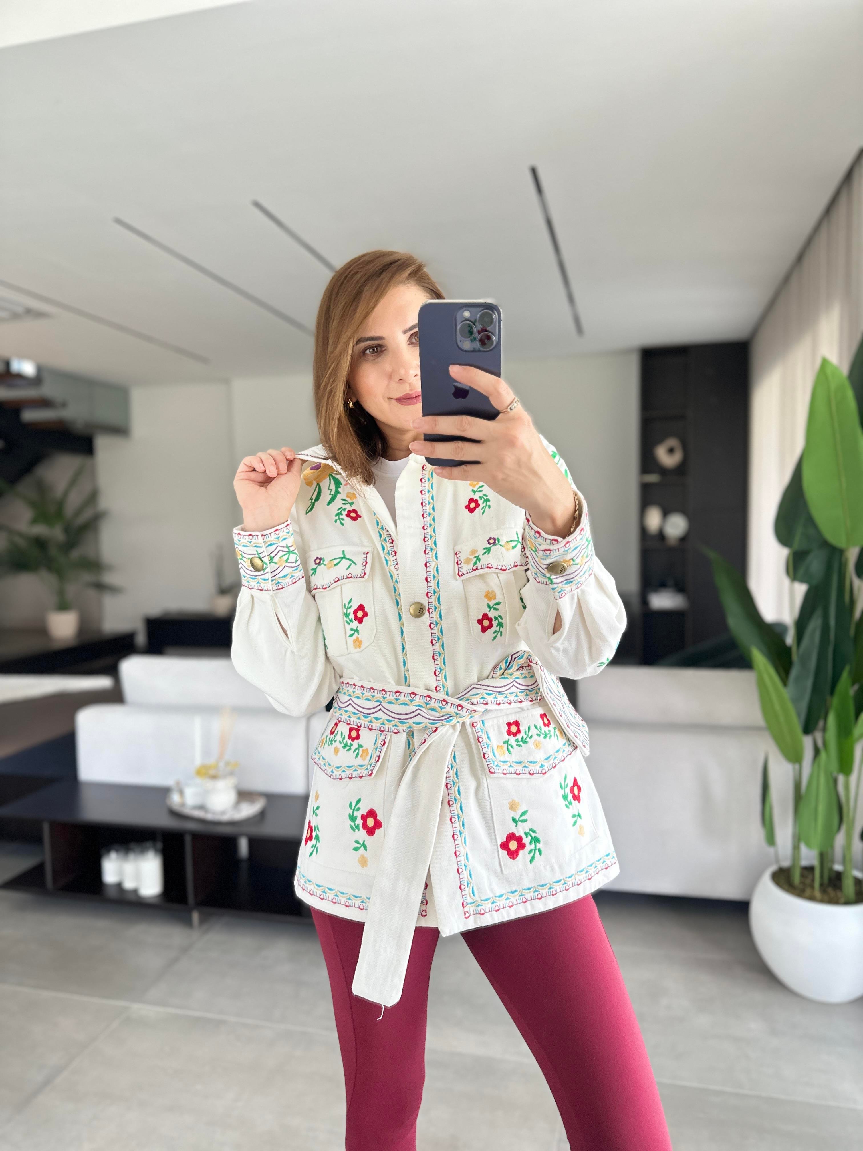 Çiçek Nakışlı Gabardin Ceket