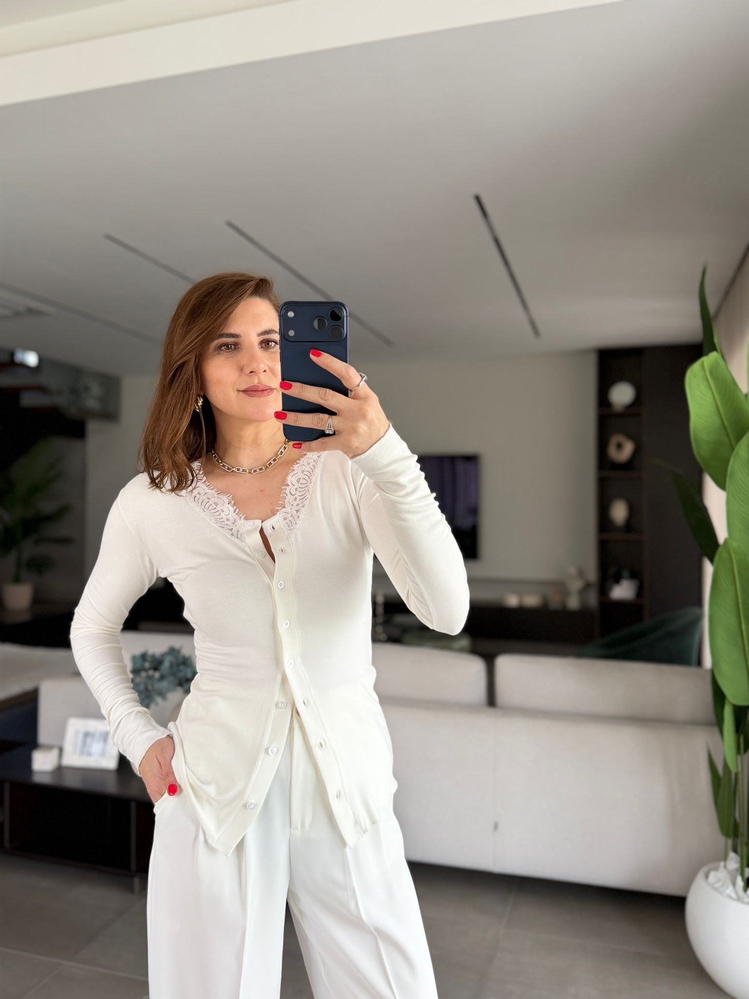 Düğmeli Yaka Dantel Detay Bluz