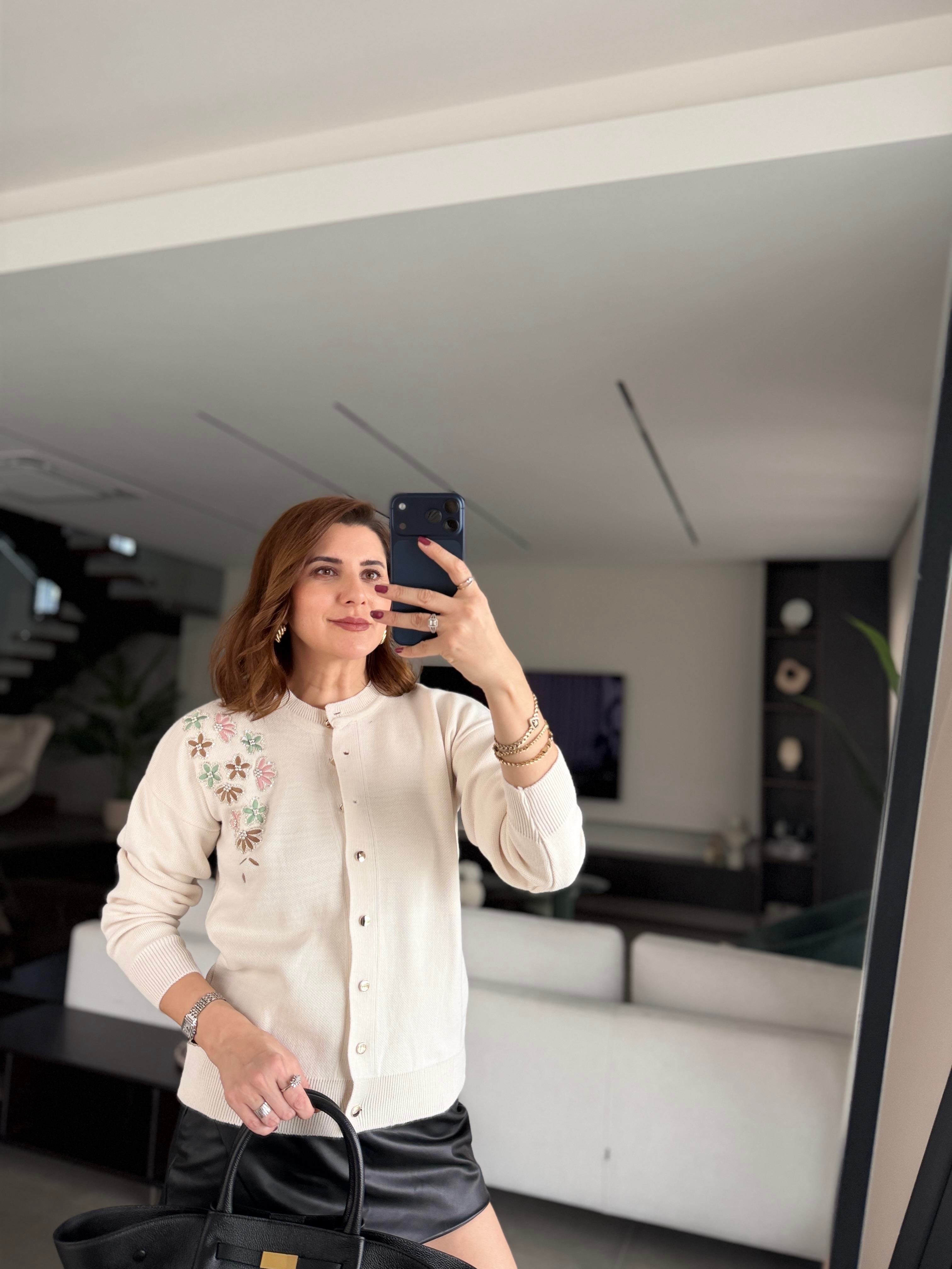 Ekru Çiçek Nakışlı Triko Hırka