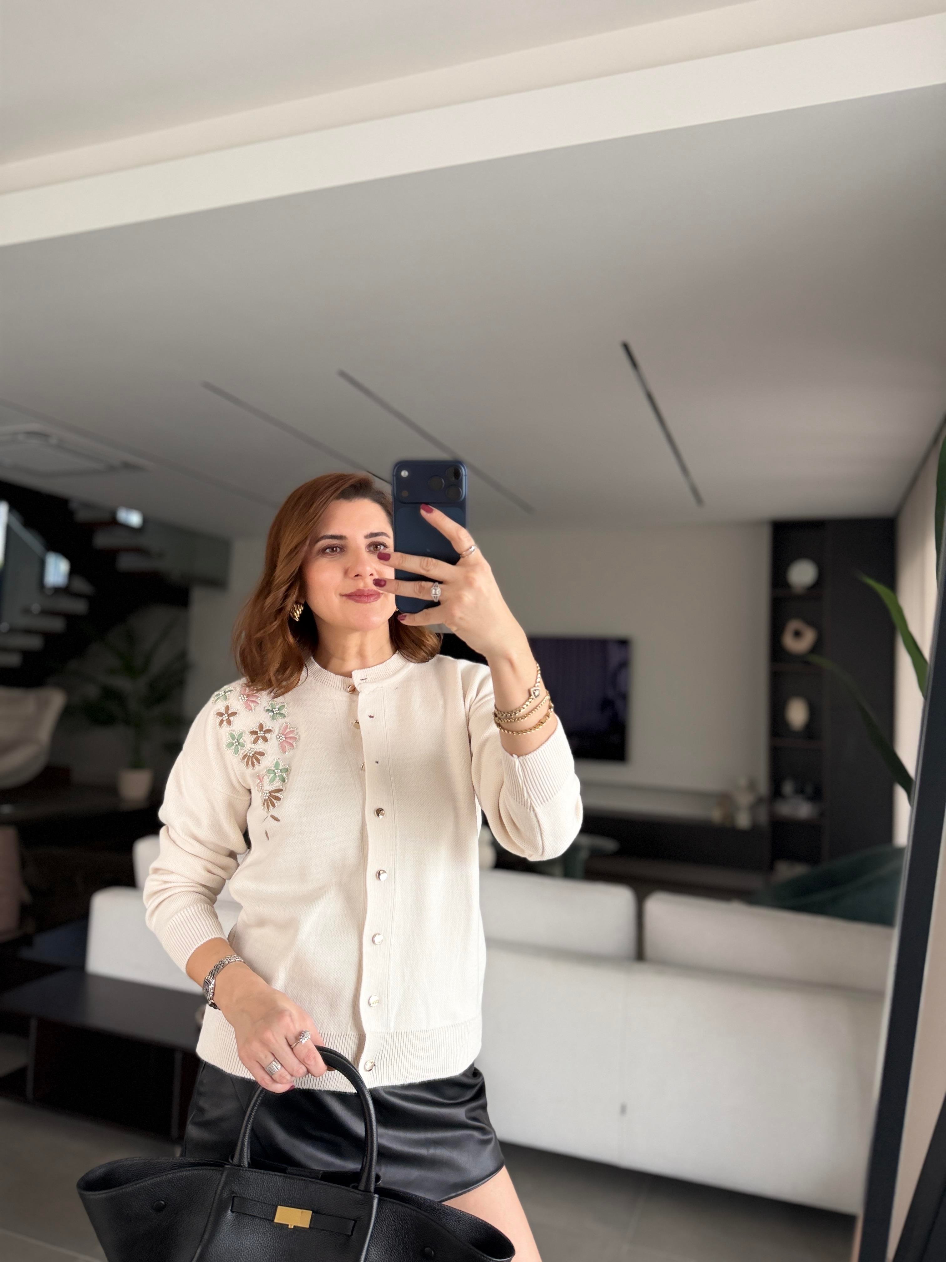 Ekru Çiçek Nakışlı Triko Hırka