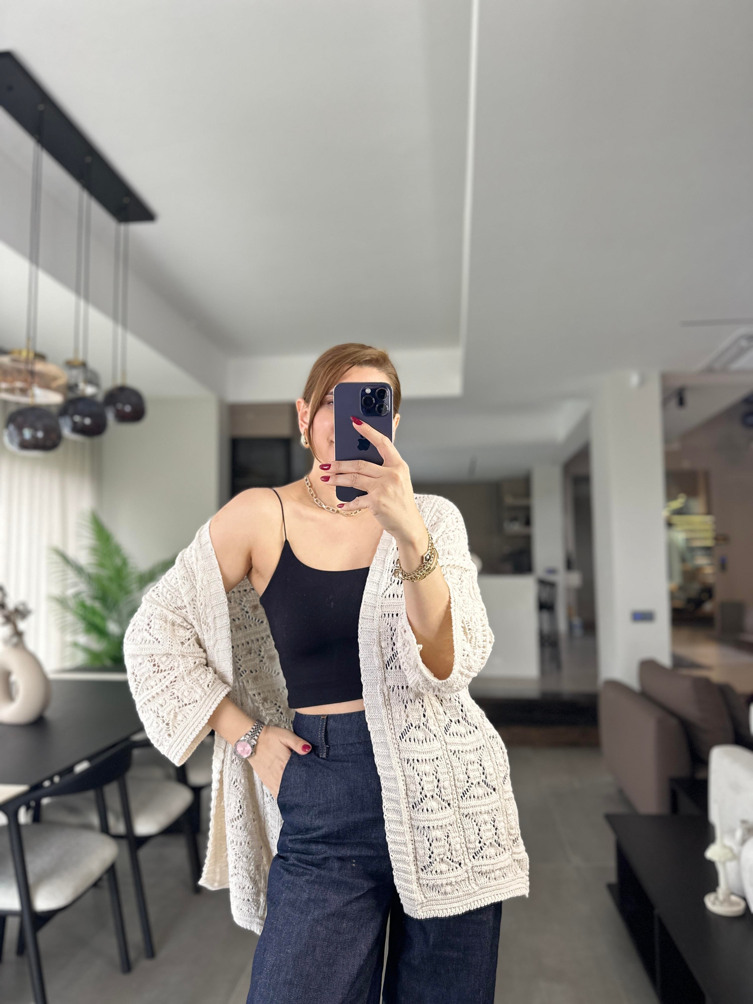 Ekru Kabartmalı Hırka