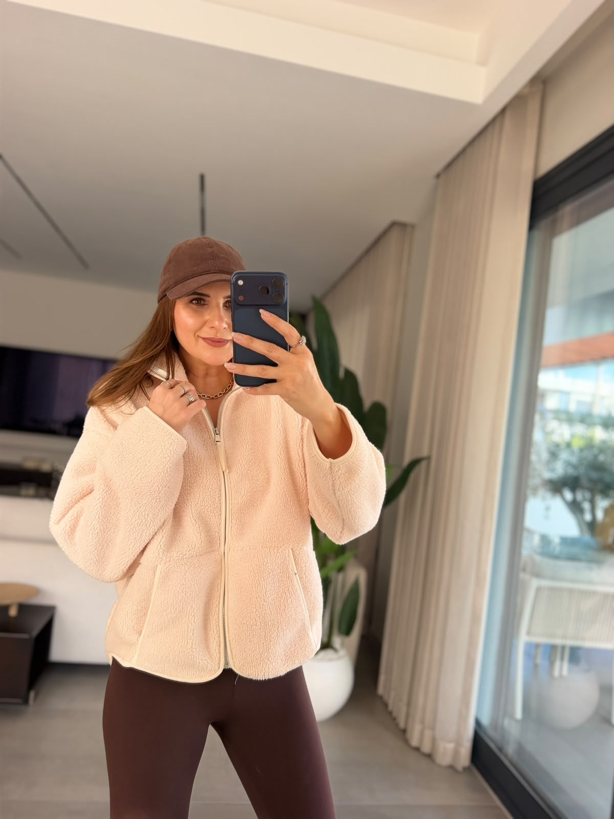 Ekru Kanguru Cep Peluş Ceket