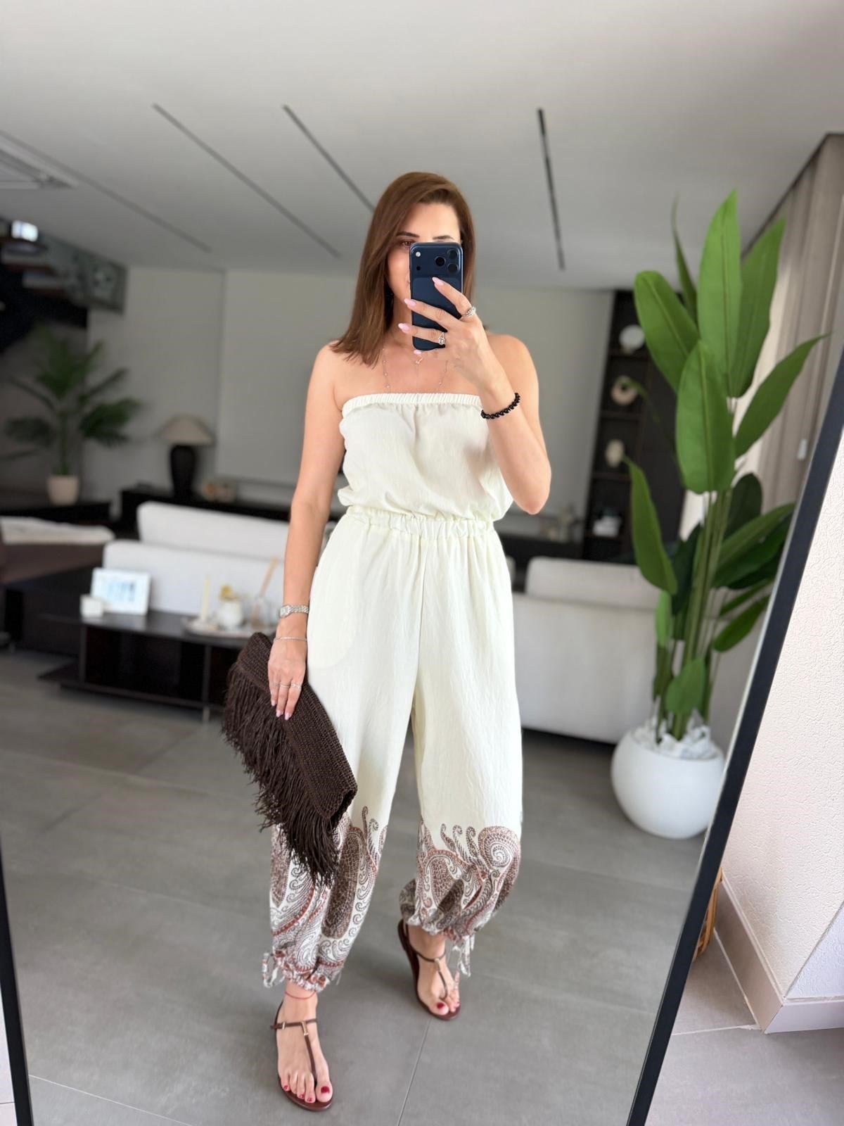 Ekru Paça Detaylı Straplez Tulum