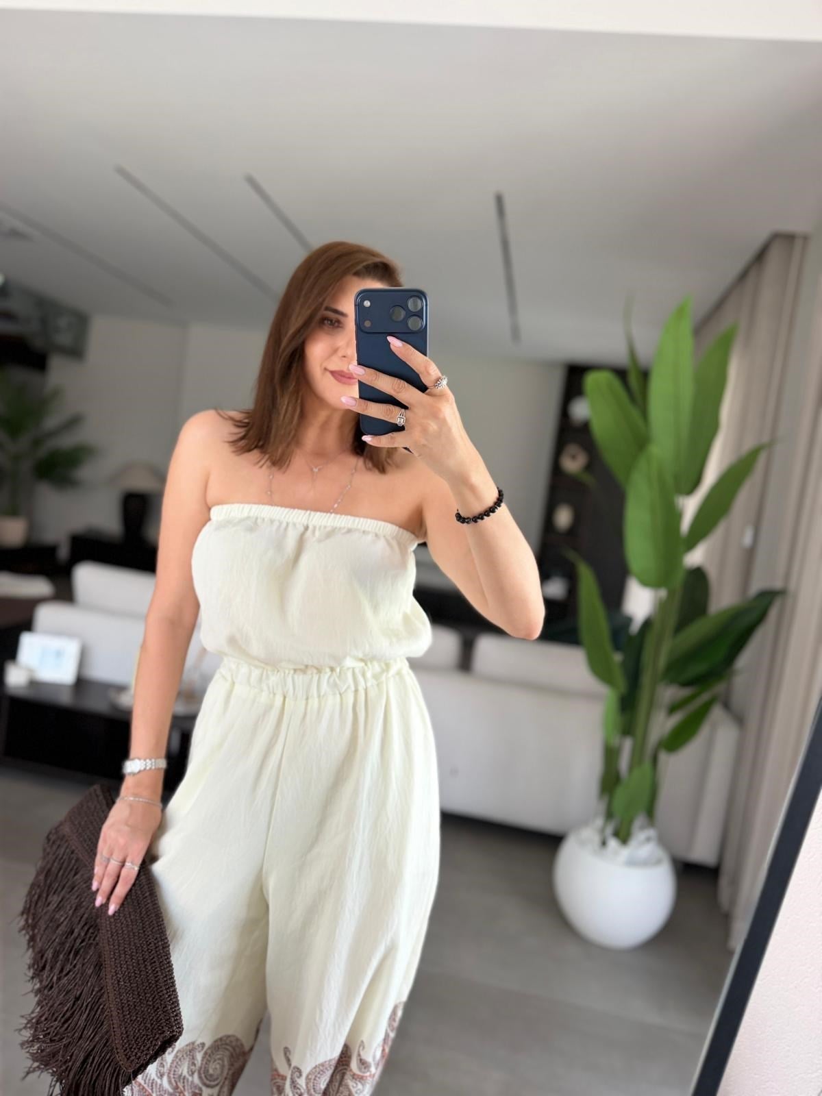 Ekru Paça Detaylı Straplez Tulum