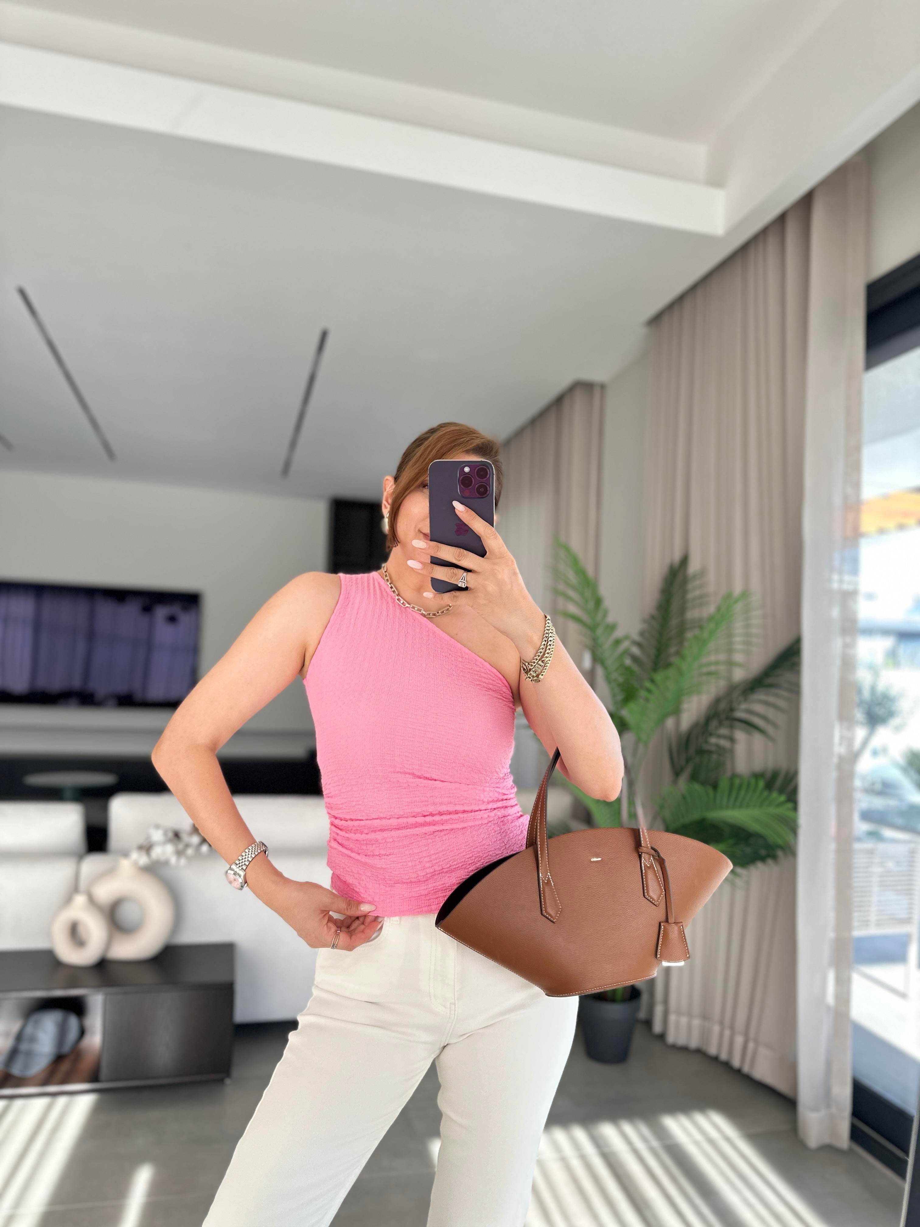 Ekru Paça Üçgen Detaylı Jean