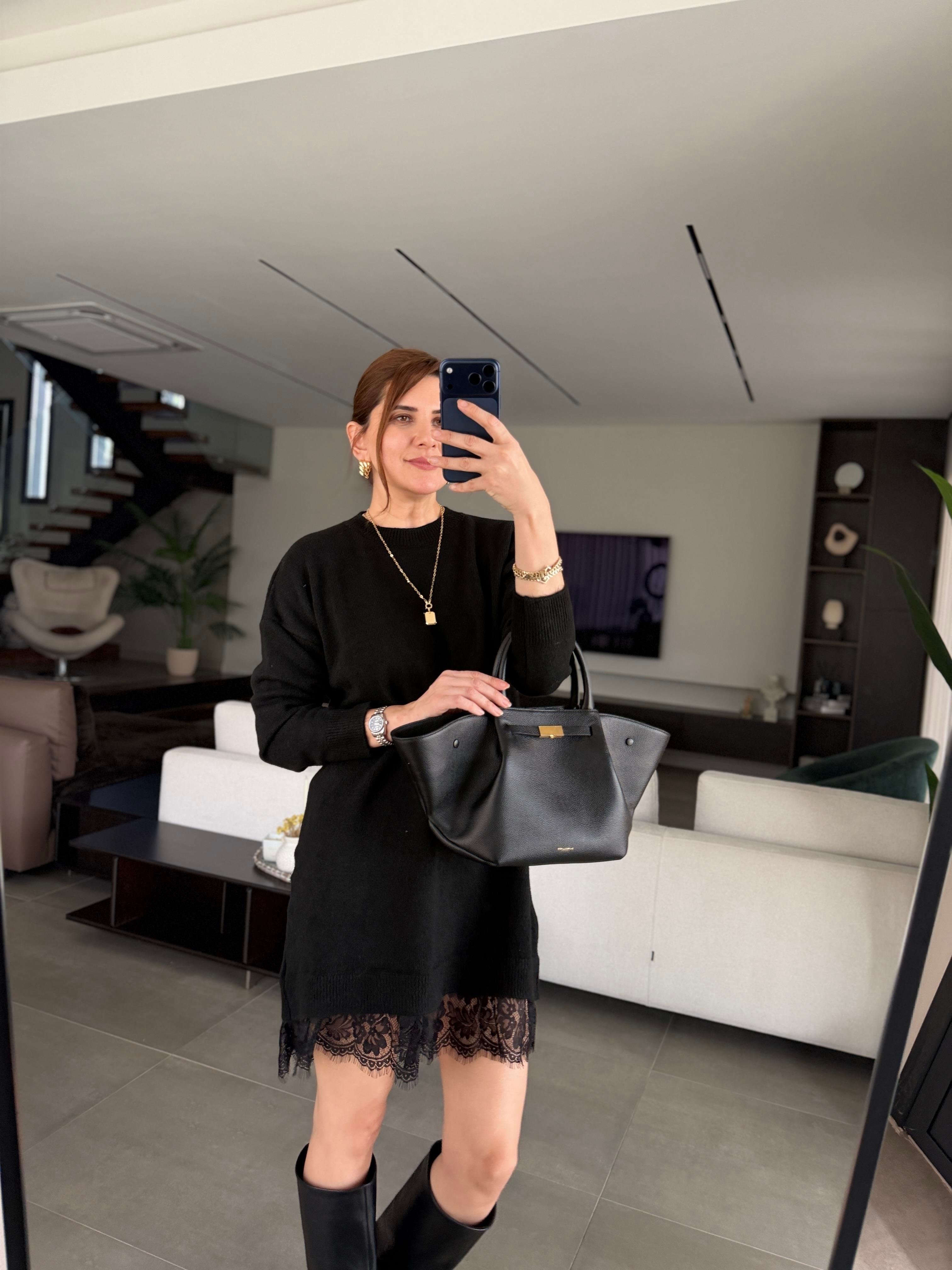 Eteği Dantelli Triko Elbise