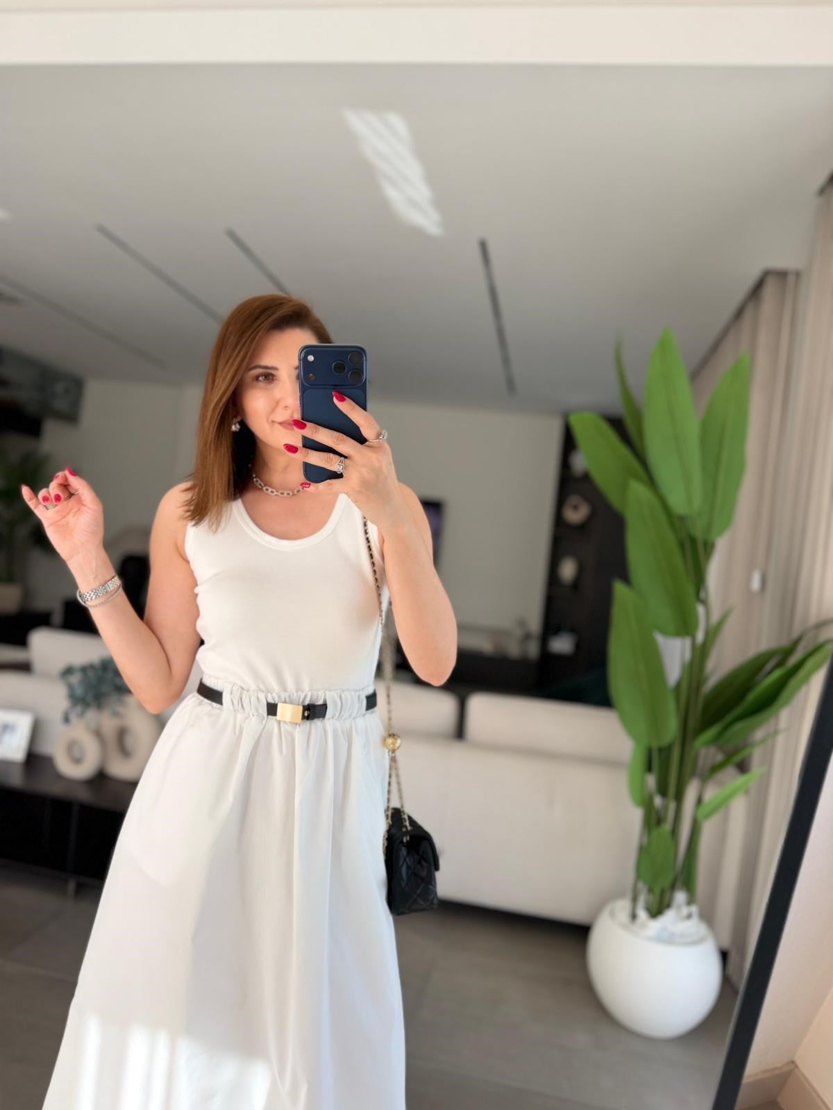 Eteği Garnili Kemer Detaylı Kolsuz Elbise