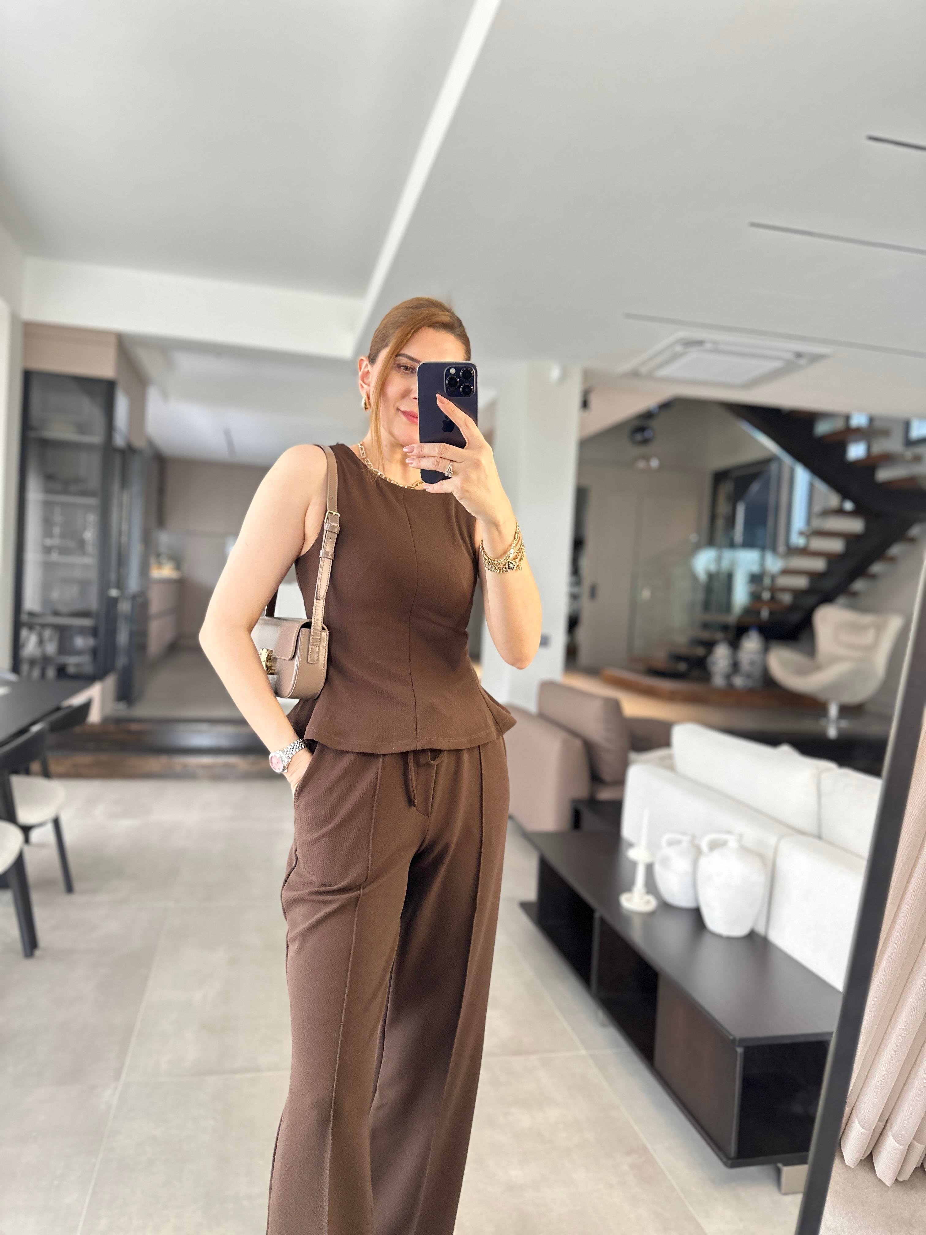 Etek Ucu Detaylı Bluz Takım