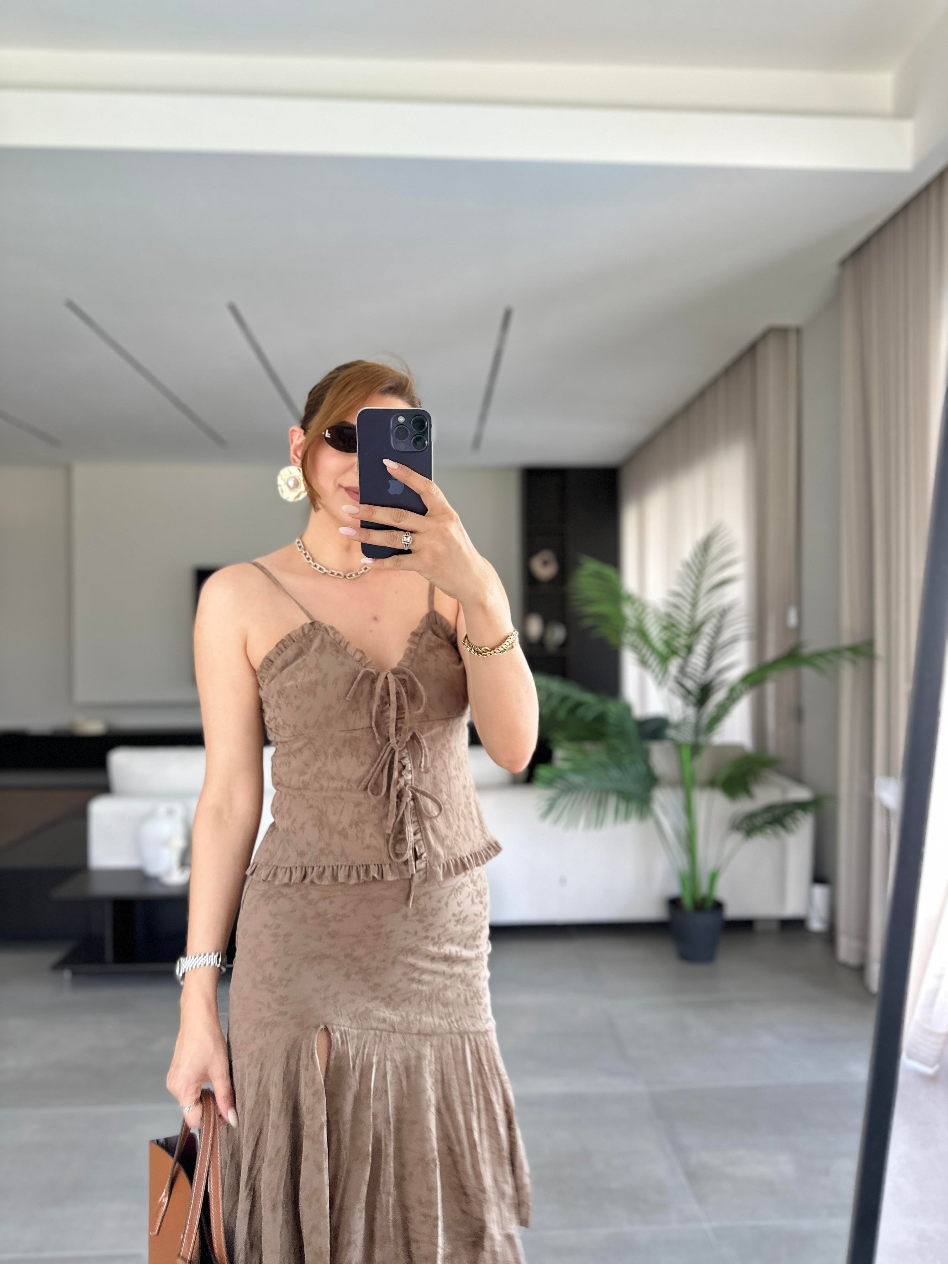 Fiyonk Detaylı Tül Etek Takım