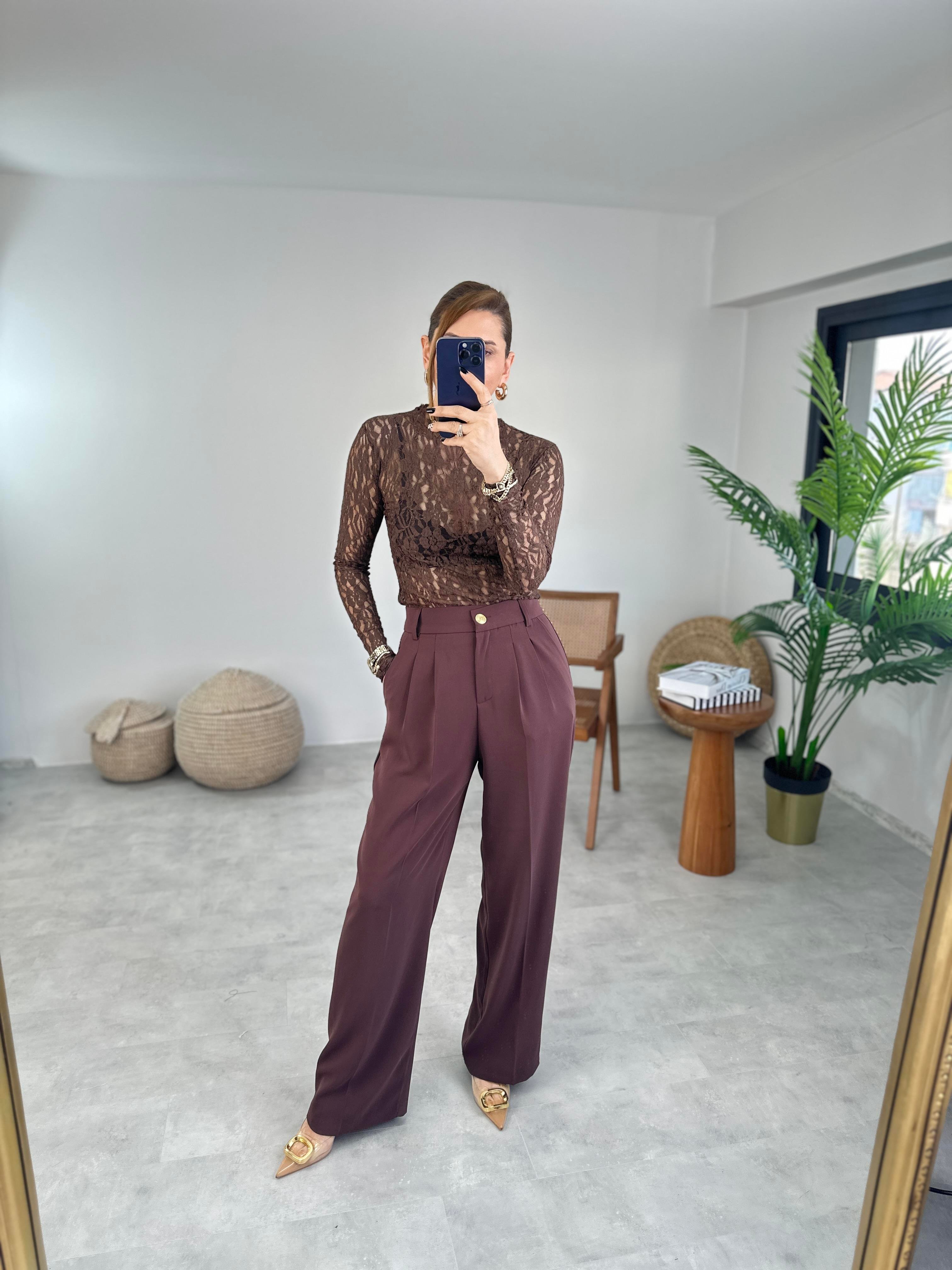Geniş Paçalı Düğmeli Pantolon