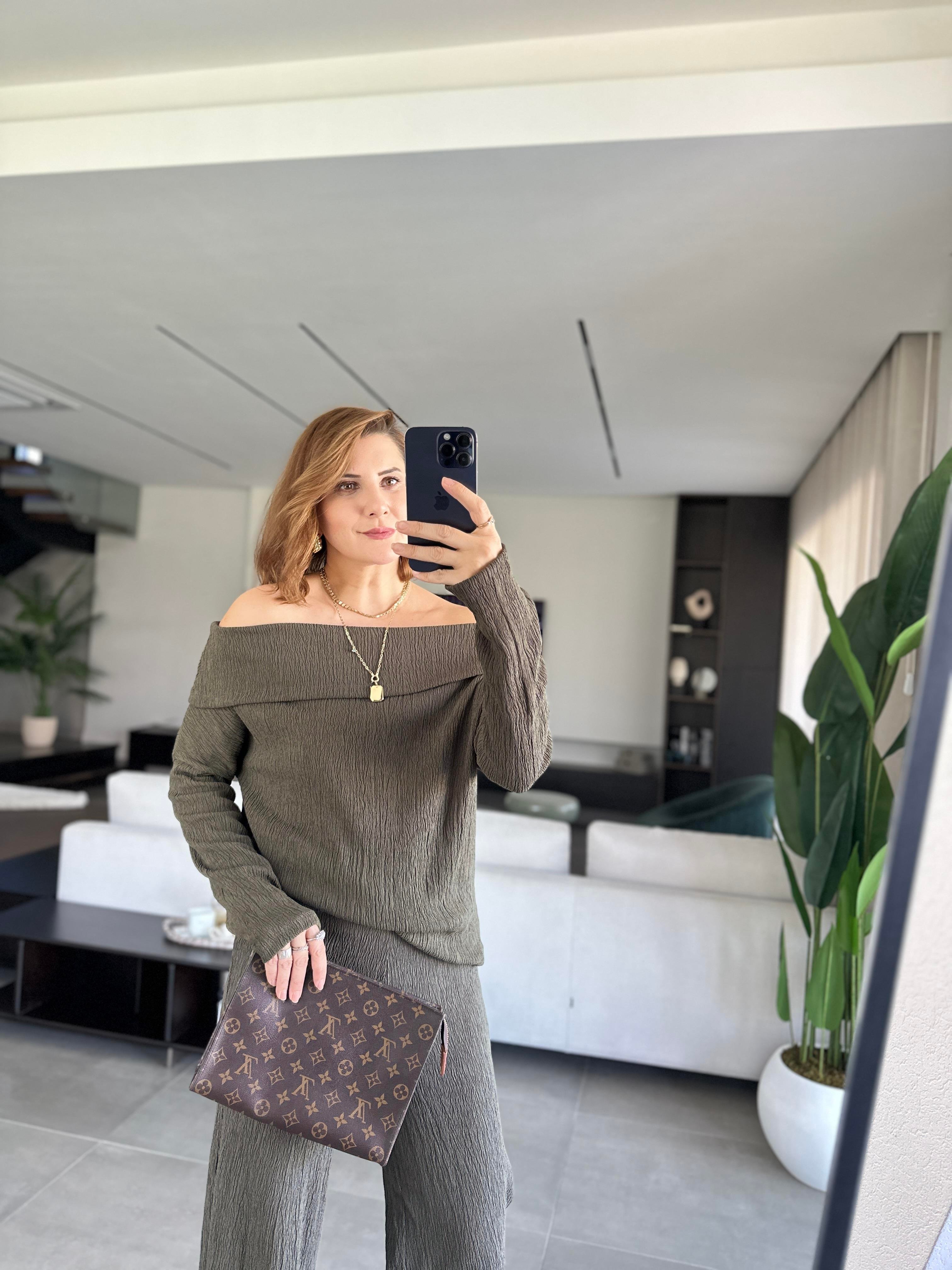 Haki Krinkıl Madonna Yaka Takım