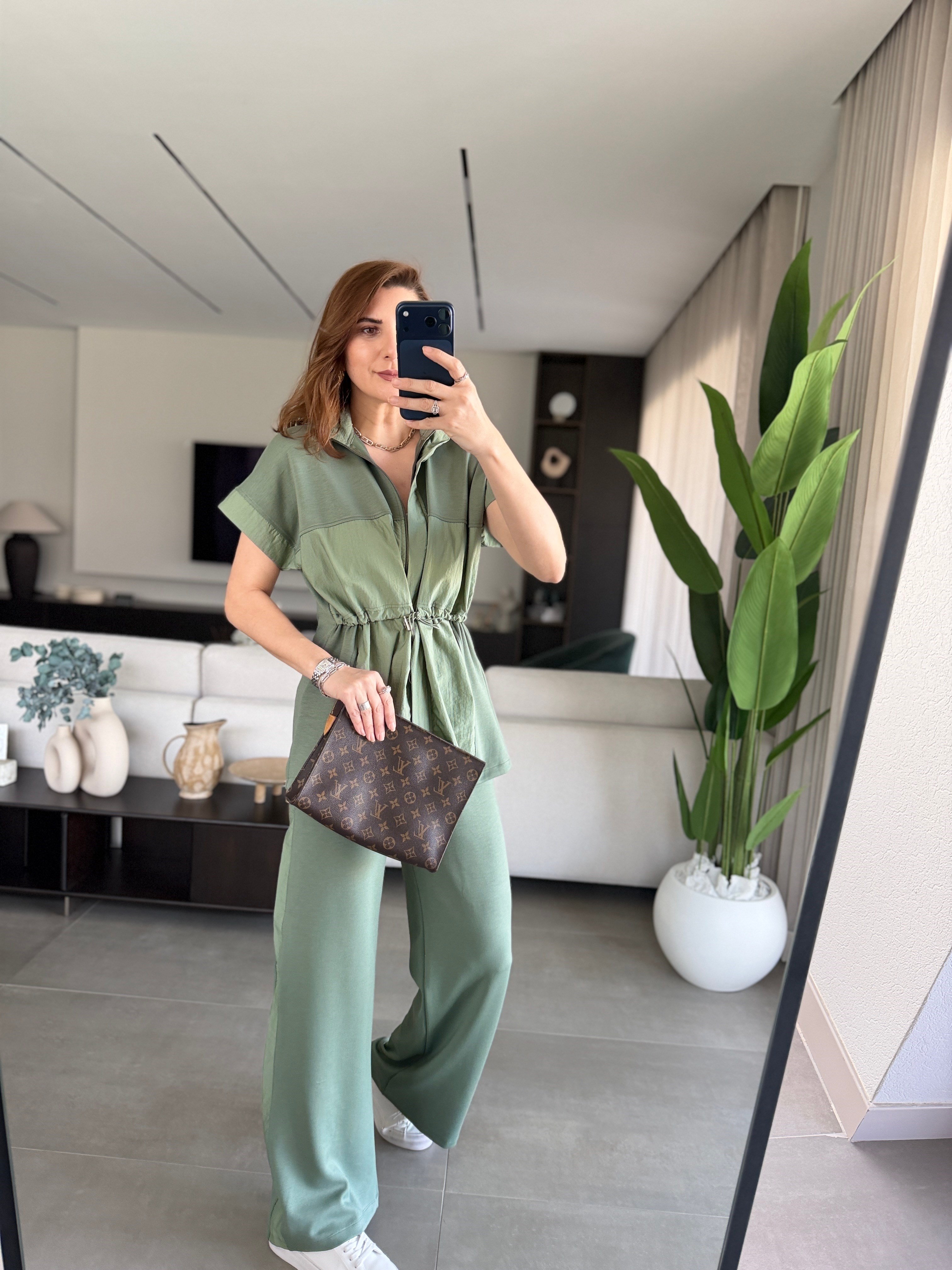 Haki Modern Çizgi Detaylı Takım