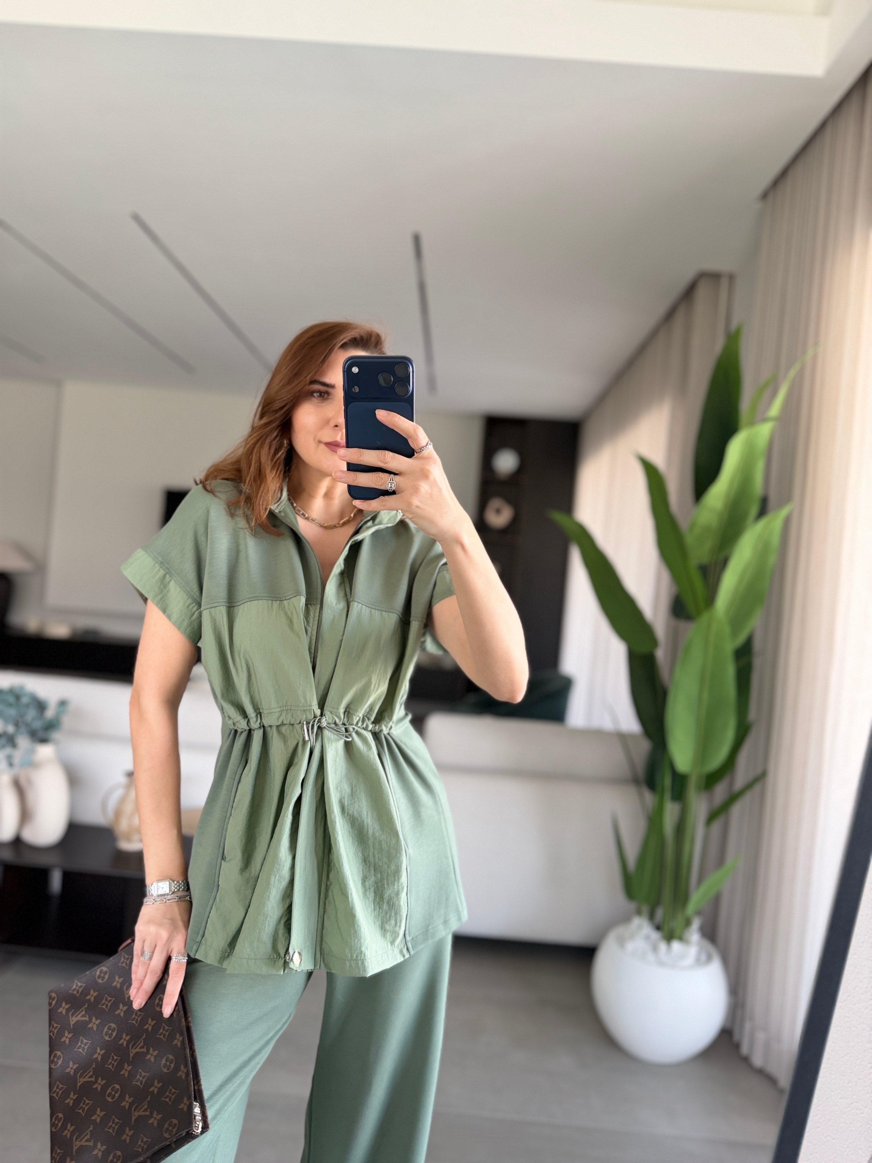 Haki Modern Çizgi Detaylı Takım