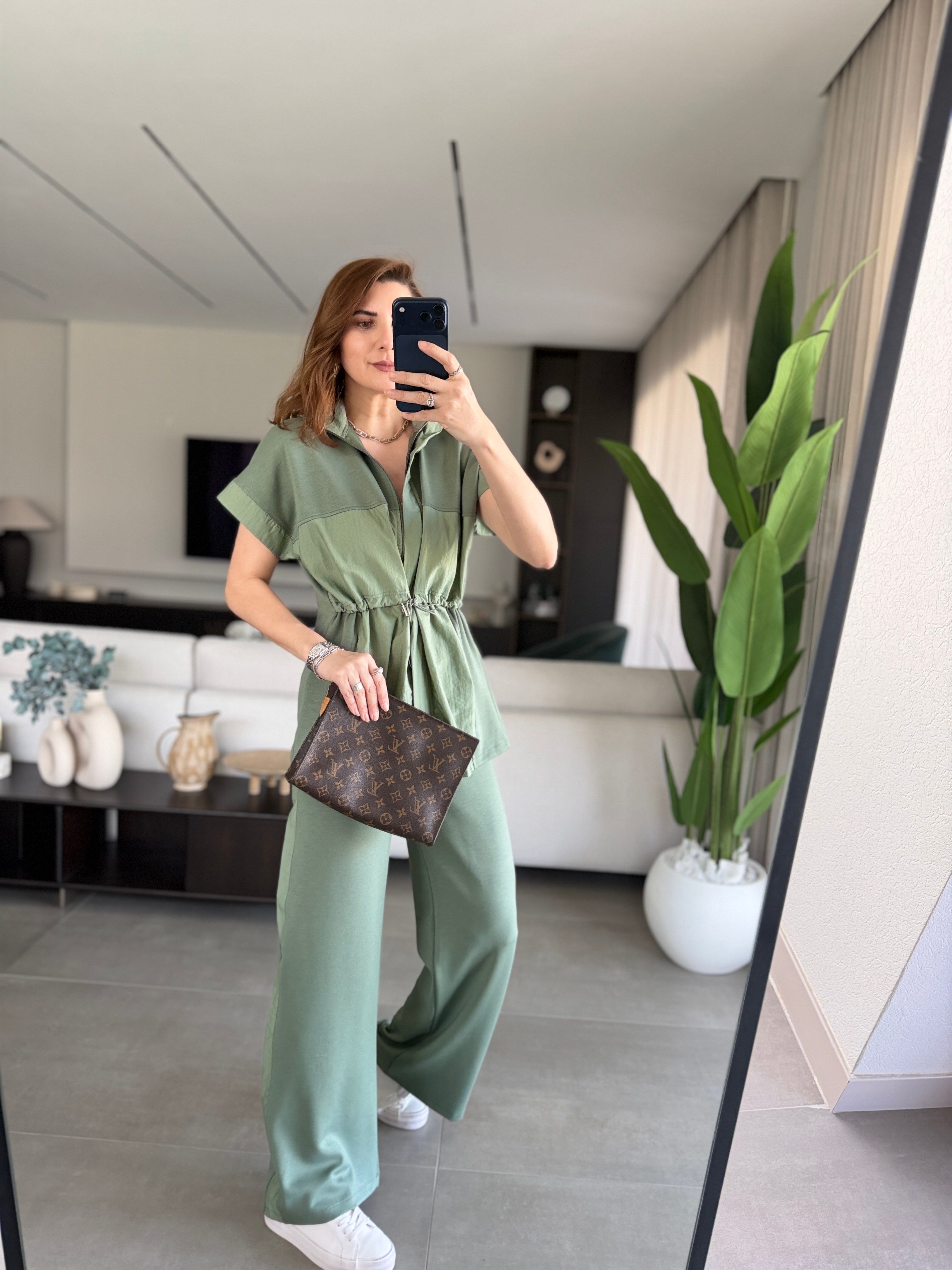 Haki Modern Çizgi Detaylı Takım