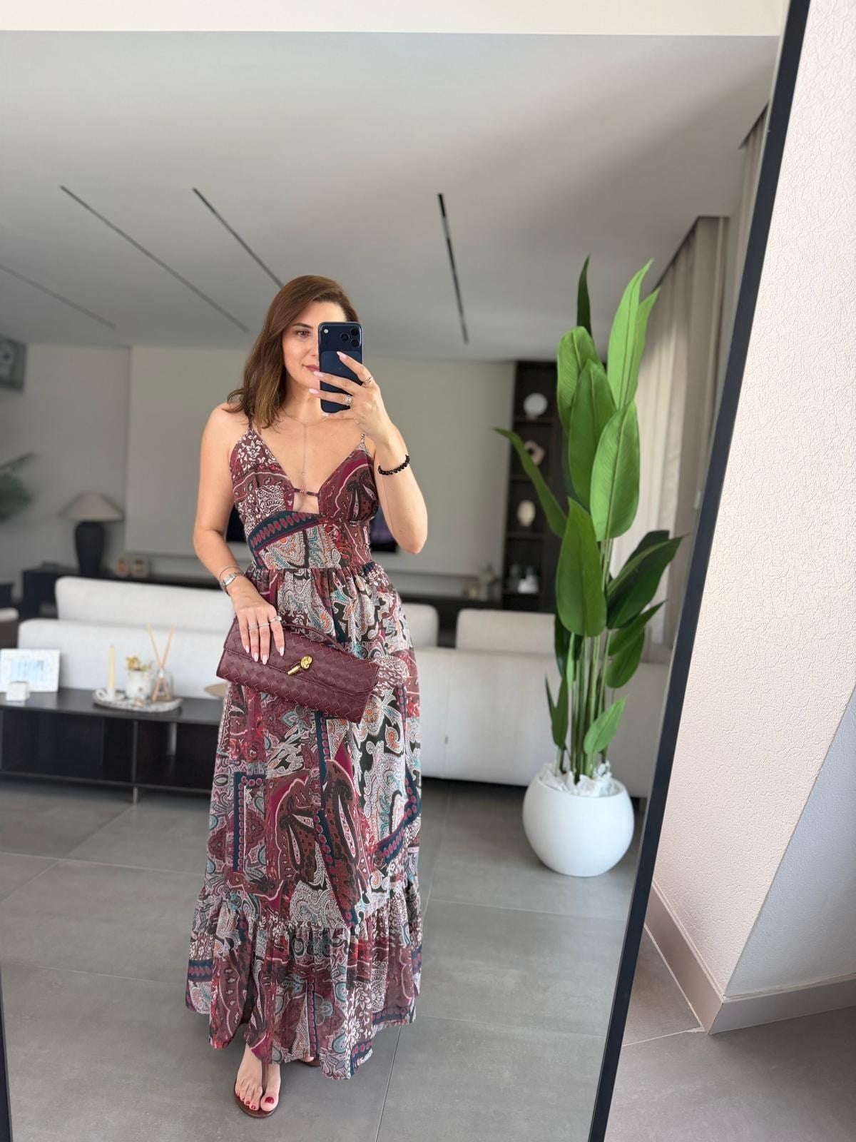 Kahverengi Sırt Detaylı Batik Elbise
