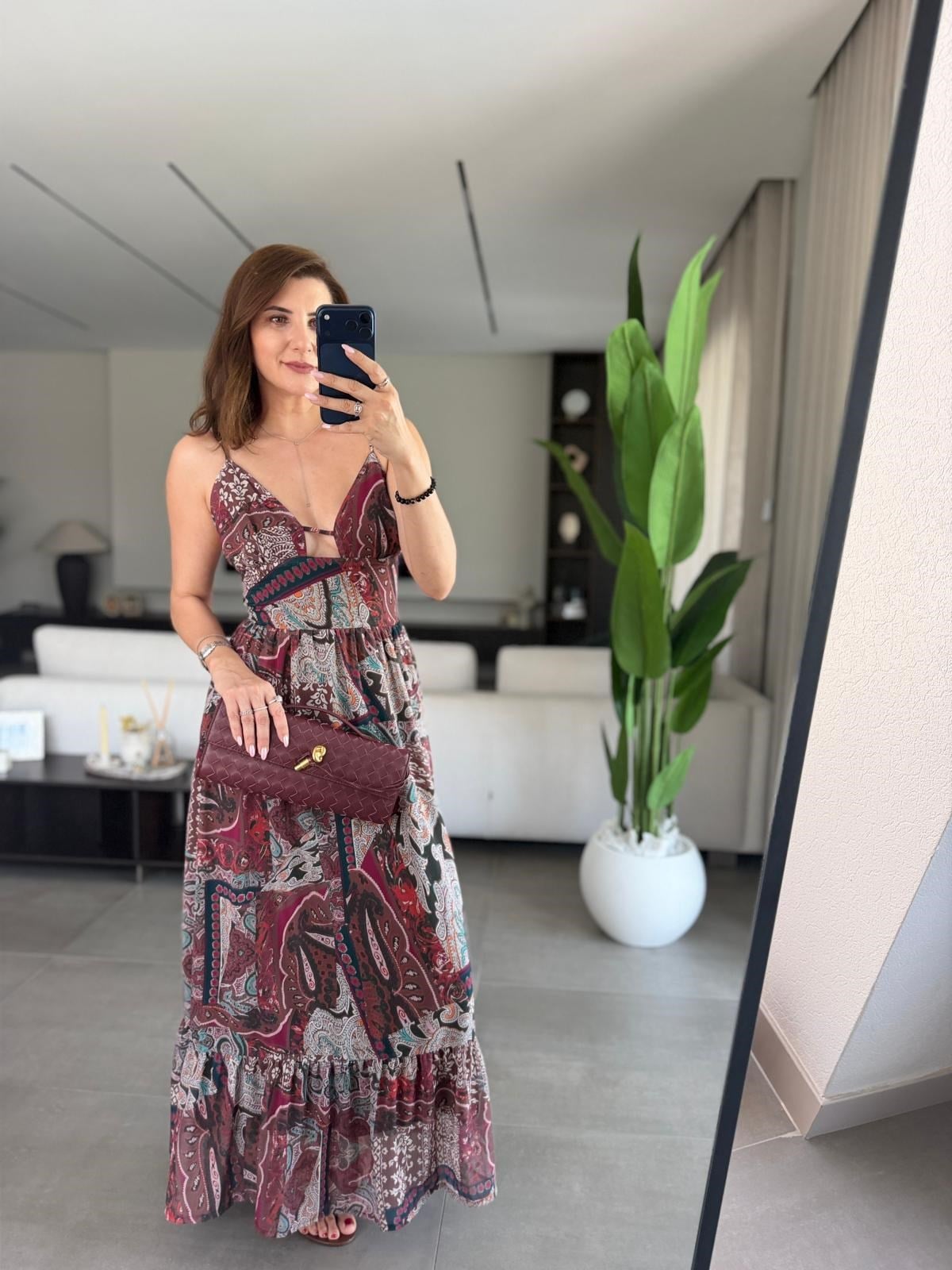 Kahverengi Sırt Detaylı Batik Elbise